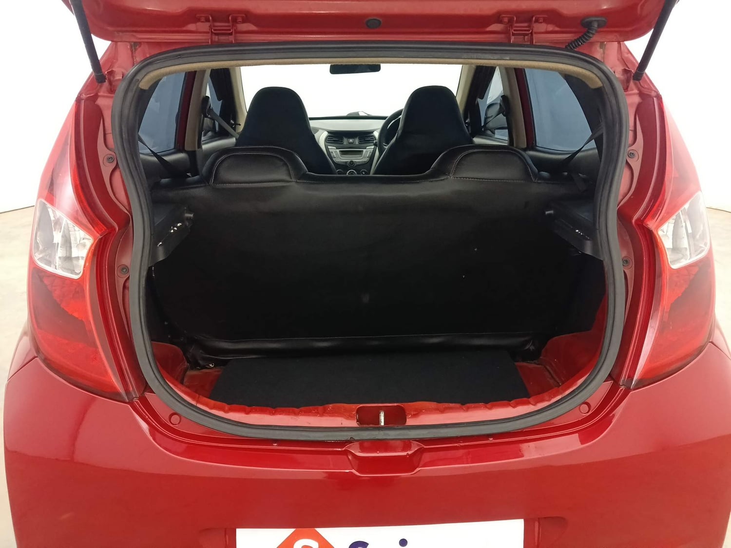 Used 2015 Hyundai Eon Magna + Petrol Manual interior DICKY INSIDE VIEW