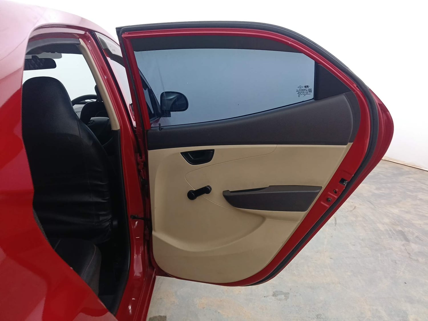 Used 2015 Hyundai Eon Magna + Petrol Manual interior RIGHT REAR DOOR OPEN VIEW