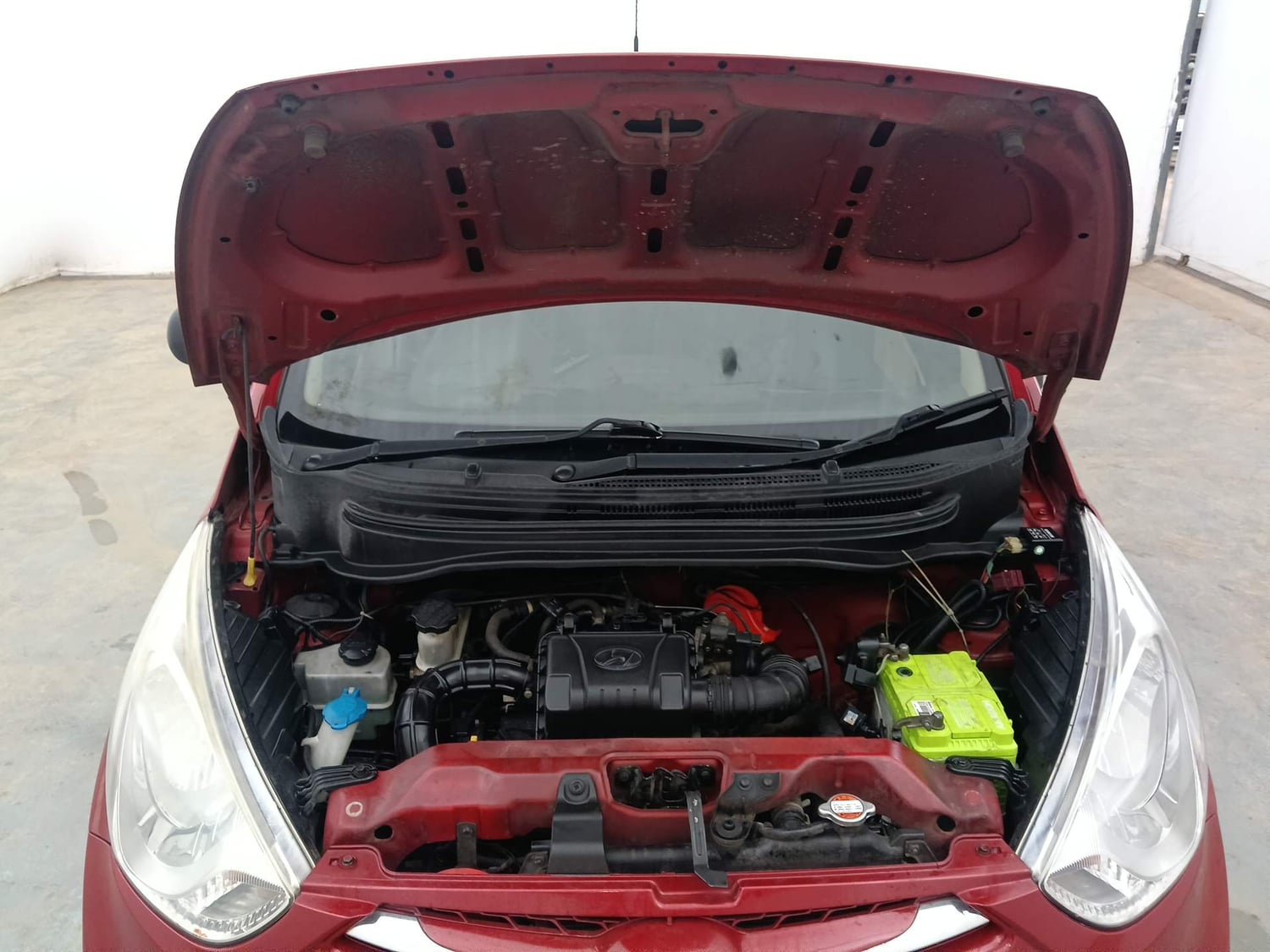 Used 2015 Hyundai Eon Magna + Petrol Manual engine ENGINE & BONNET OPEN FRONT VIEW