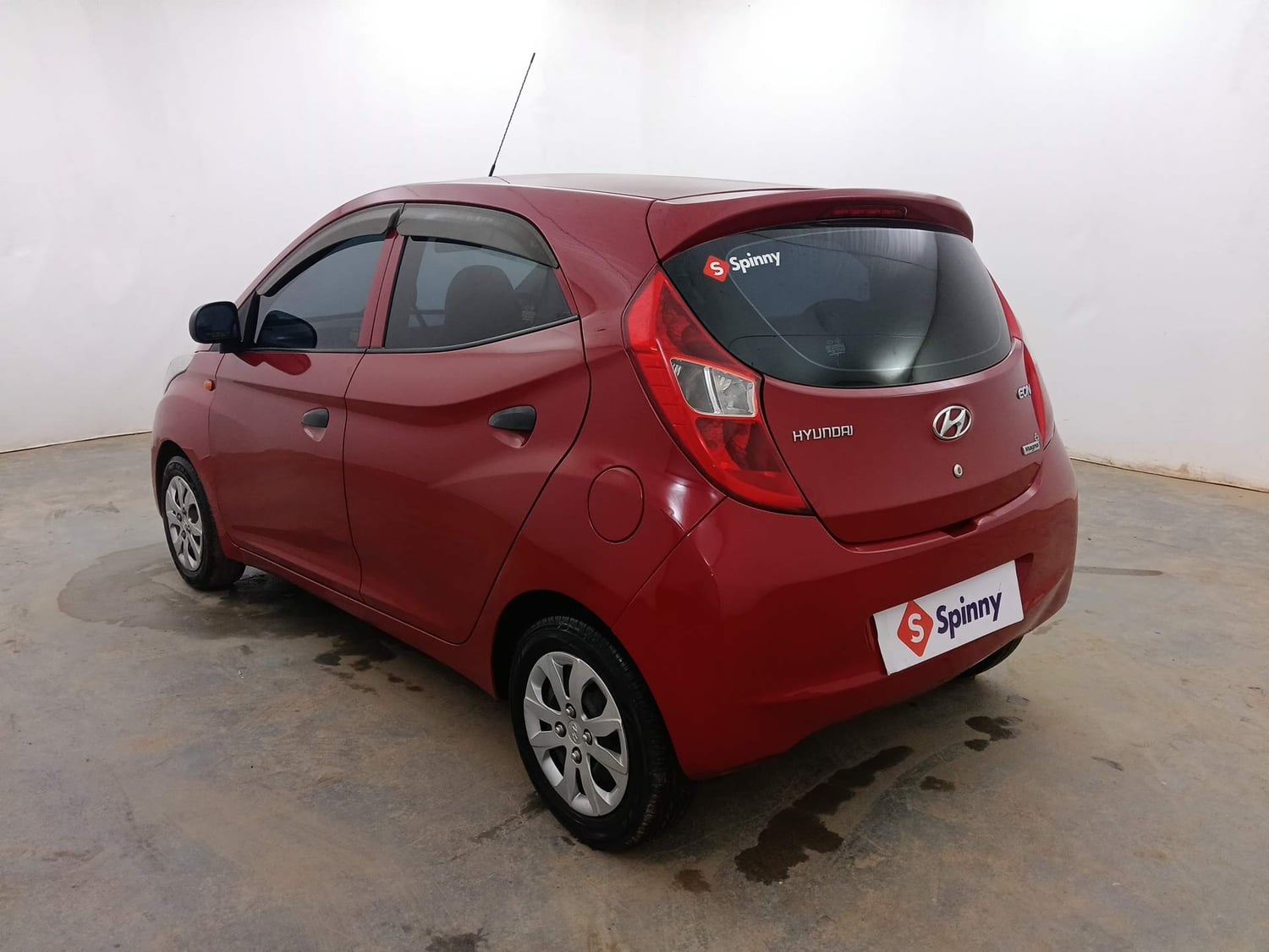 Used 2015 Hyundai Eon Magna + Petrol Manual exterior LEFT REAR CORNER VIEW