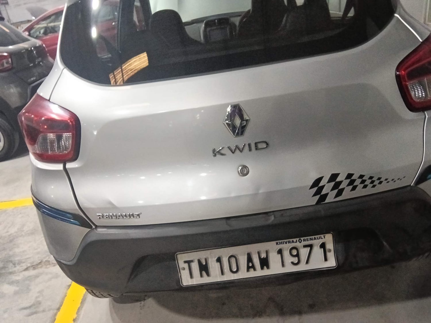 Used 2016 Renault Kwid RXT Petrol Manual dents MINOR DENT