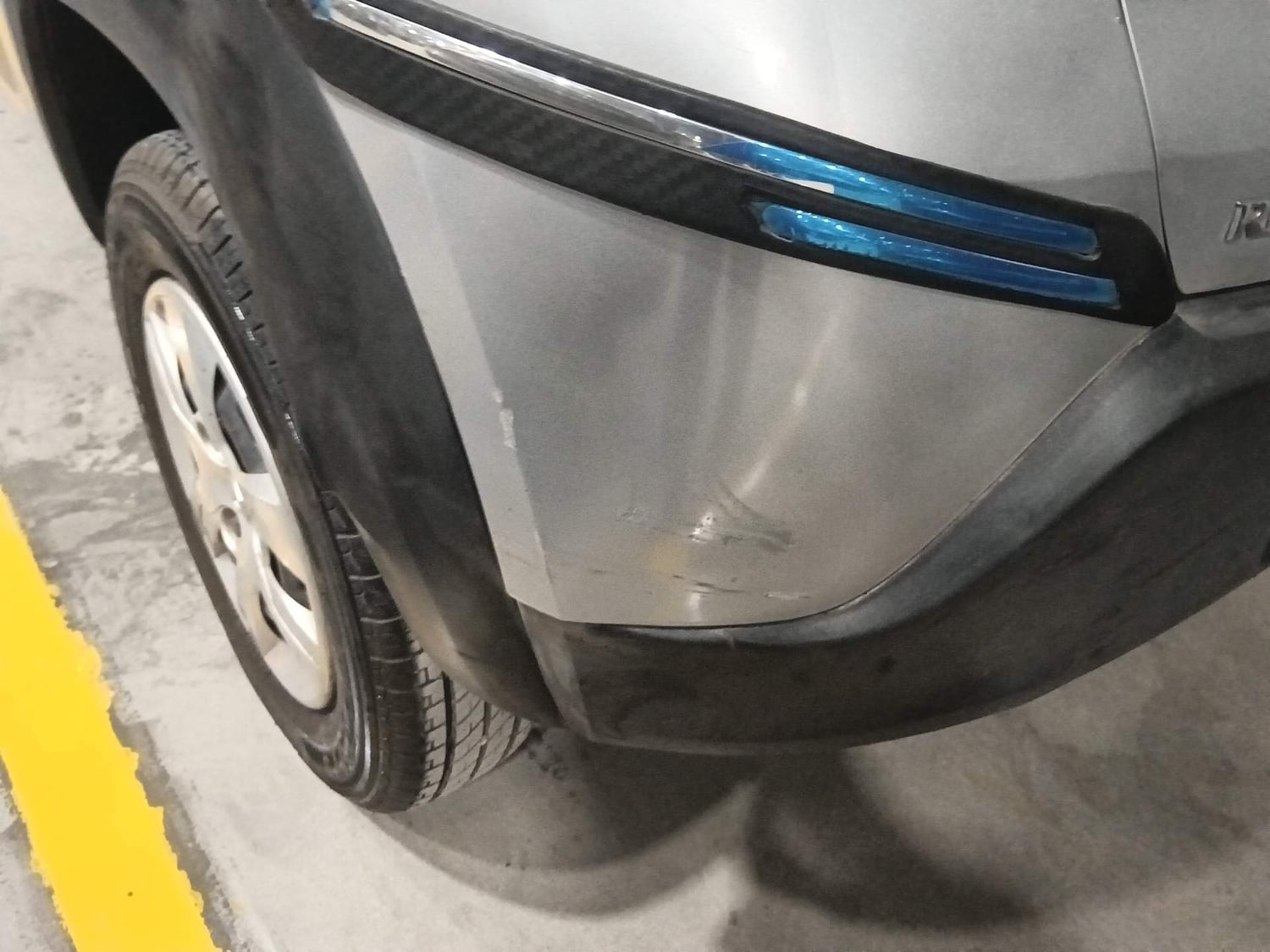 Used 2016 Renault Kwid RXT Petrol Manual dents MINOR SCRATCH