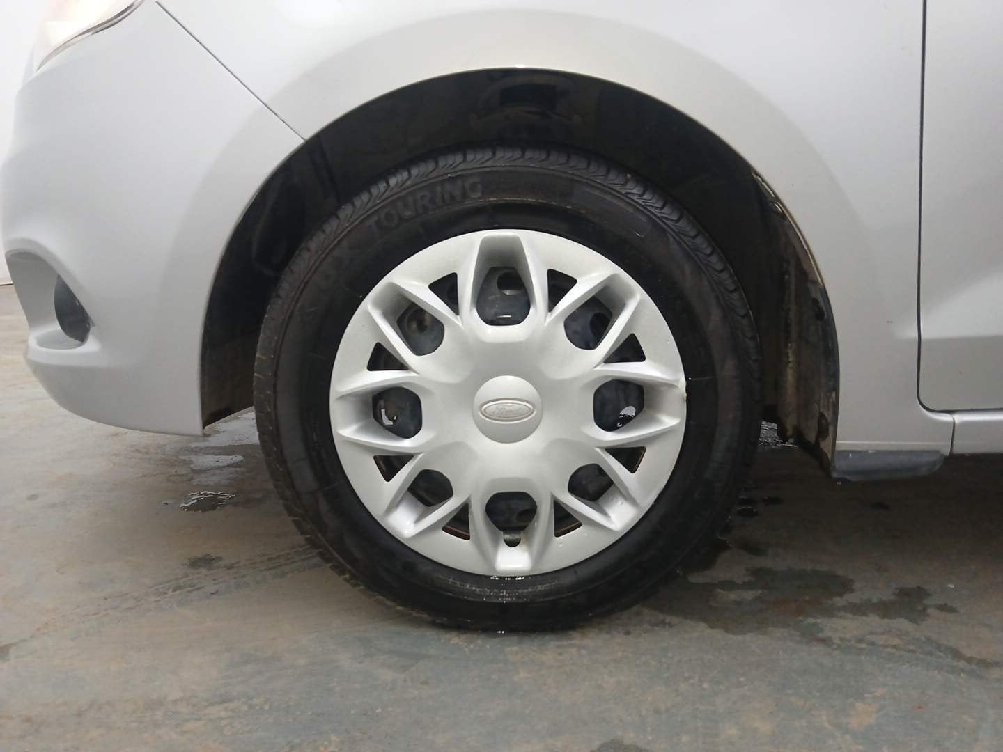Used 2016 Ford Figo Trend 1.2 Ti-VCT Petrol Manual tyres LEFT FRONT TYRE RIM VIEW