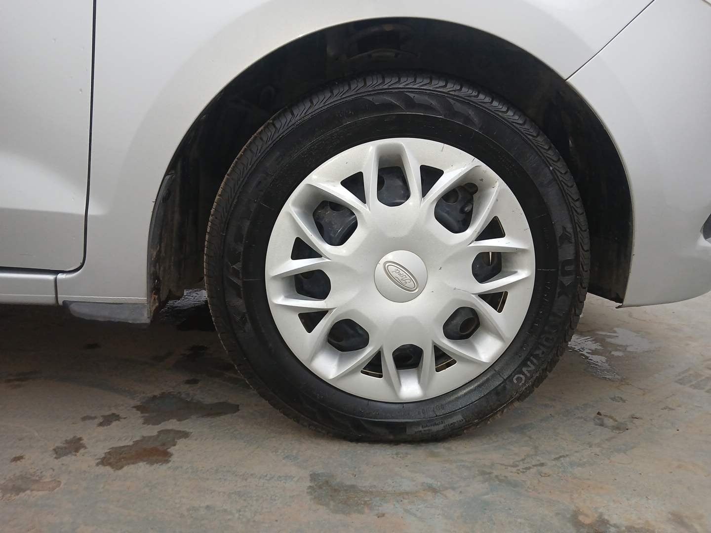 Used 2016 Ford Figo Trend 1.2 Ti-VCT Petrol Manual tyres RIGHT FRONT TYRE RIM VIEW