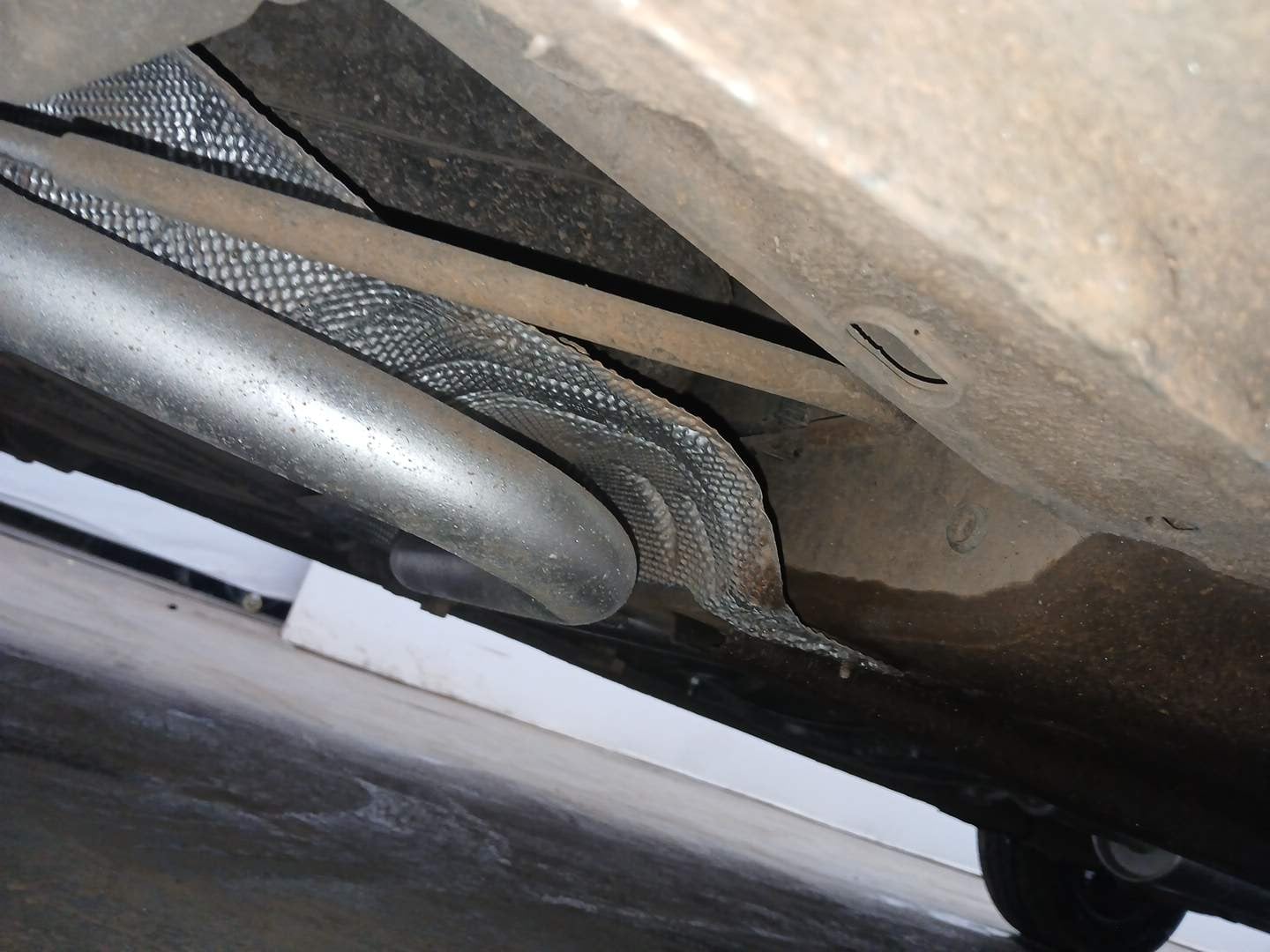 Used 2016 Ford Figo Trend 1.2 Ti-VCT Petrol Manual extra REAR RIGHT UNDERBODY VIEW