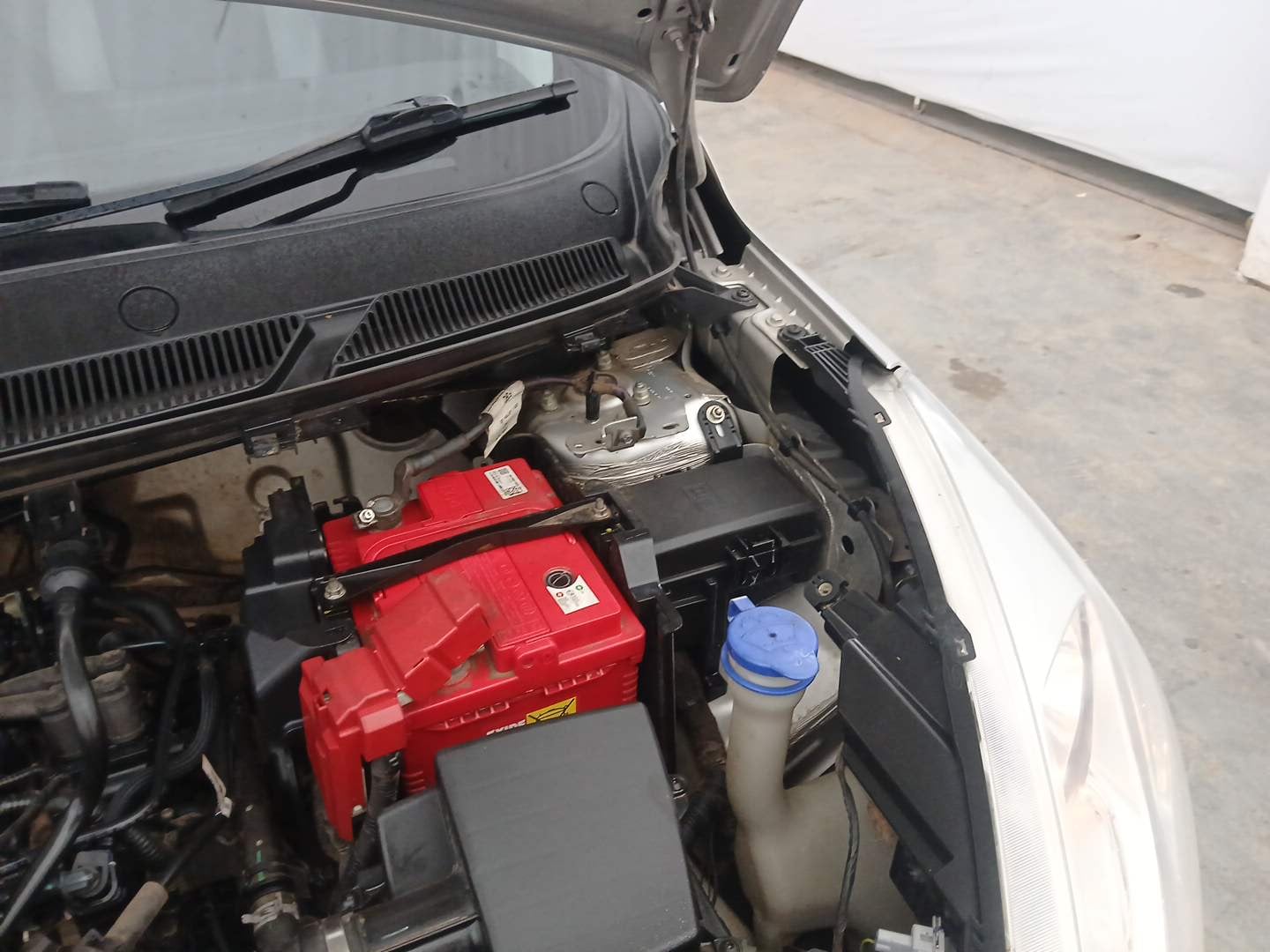 Used 2016 Ford Figo Trend 1.2 Ti-VCT Petrol Manual engine ENGINE LEFT SIDE HINGE & APRON VIEW