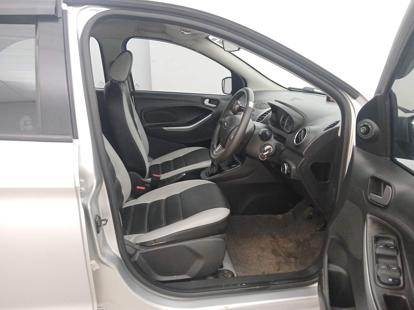 Used 2016 Ford Figo Trend 1.2 Ti-VCT Petrol Manual interior RIGHT SIDE FRONT DOOR CABIN VIEW