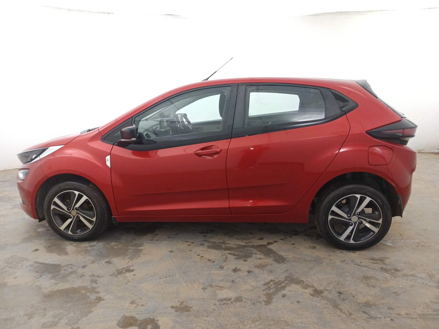 Used 2021 Tata Altroz XZ i-Turbo Petrol Petrol Manual exterior LEFT SIDE VIEW