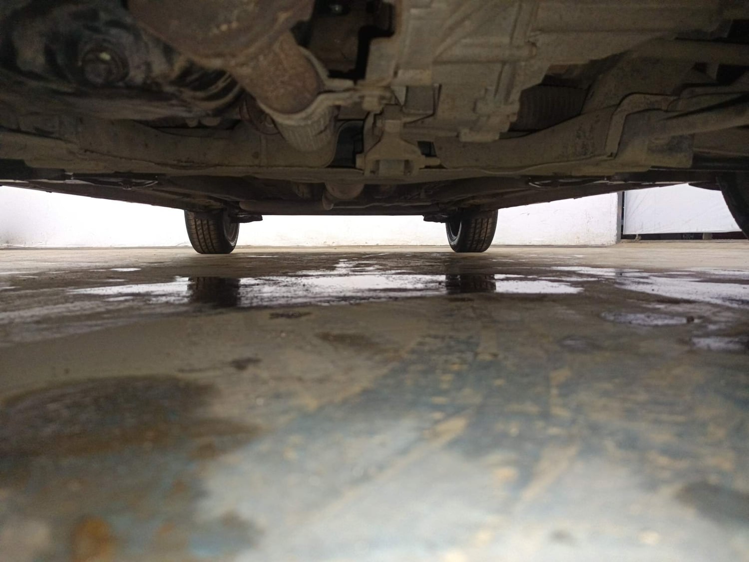Used 2021 Tata Altroz XZ i-Turbo Petrol Petrol Manual extra FRONT LEFT UNDERBODY VIEW