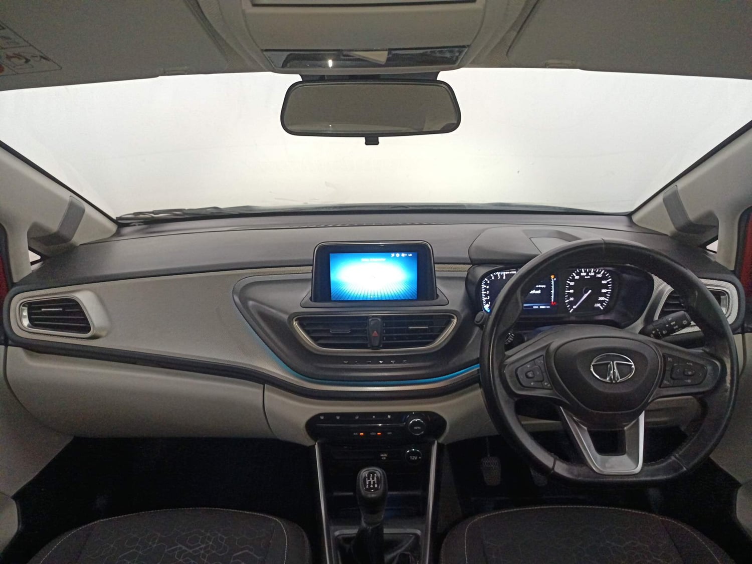 Used 2021 Tata Altroz XZ i-Turbo Petrol Petrol Manual interior DASHBOARD VIEW