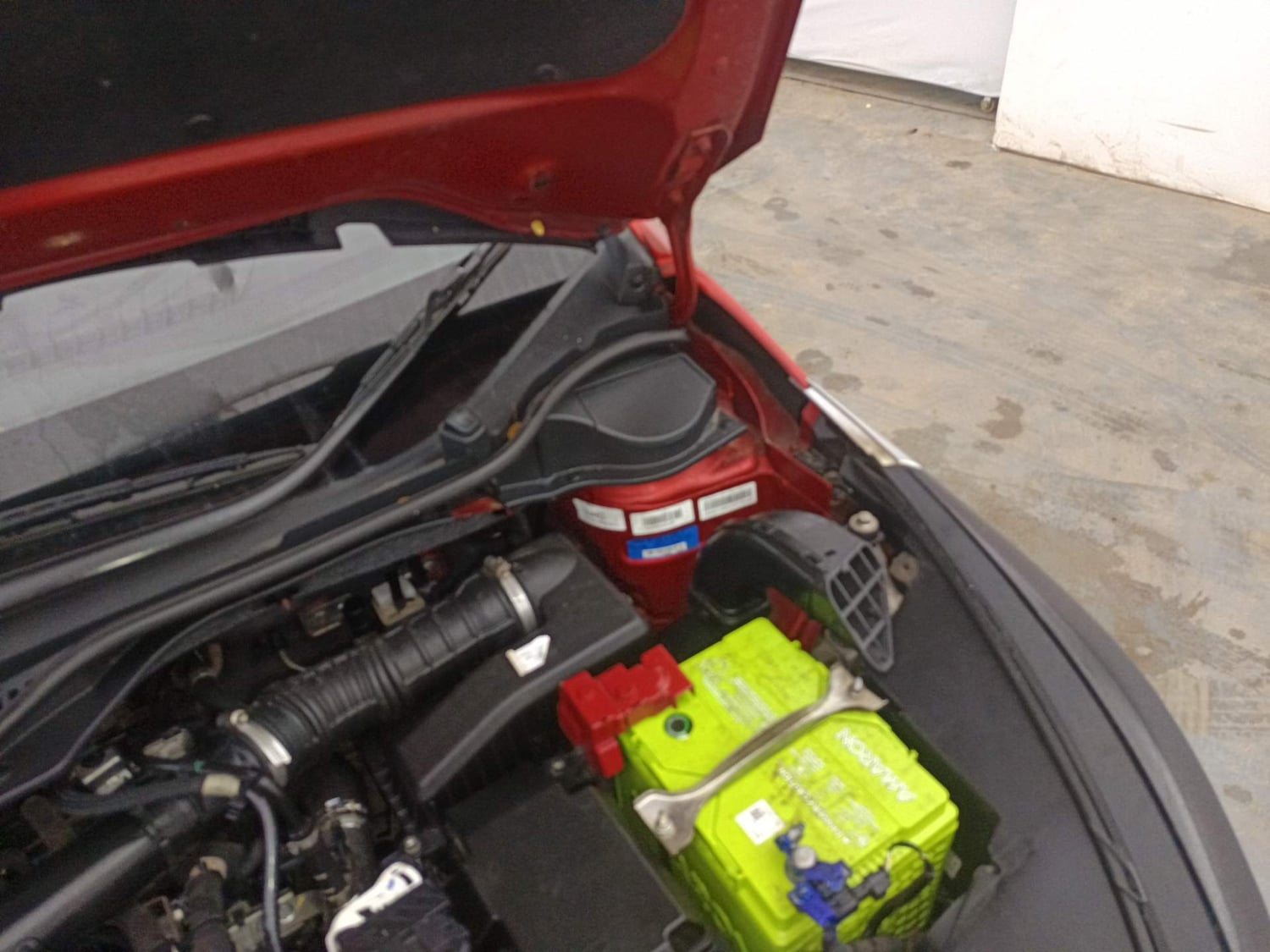 Used 2021 Tata Altroz XZ i-Turbo Petrol Petrol Manual engine ENGINE LEFT SIDE HINGE & APRON VIEW