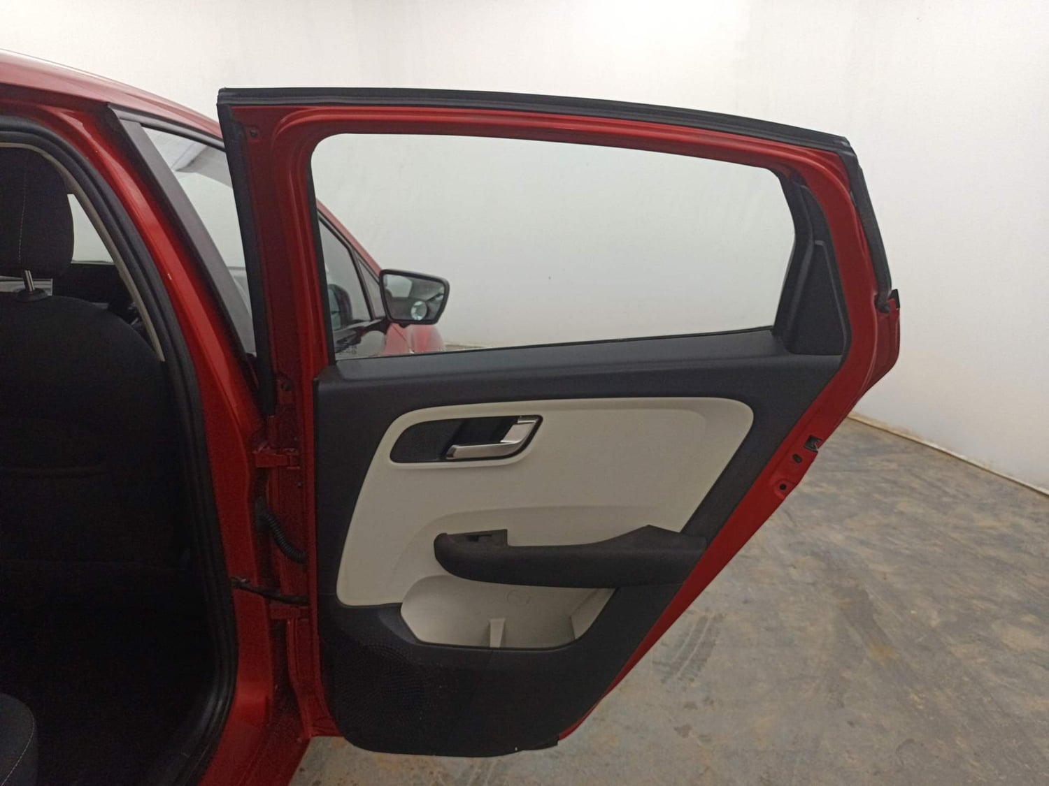 Used 2021 Tata Altroz XZ i-Turbo Petrol Petrol Manual interior RIGHT REAR DOOR OPEN VIEW