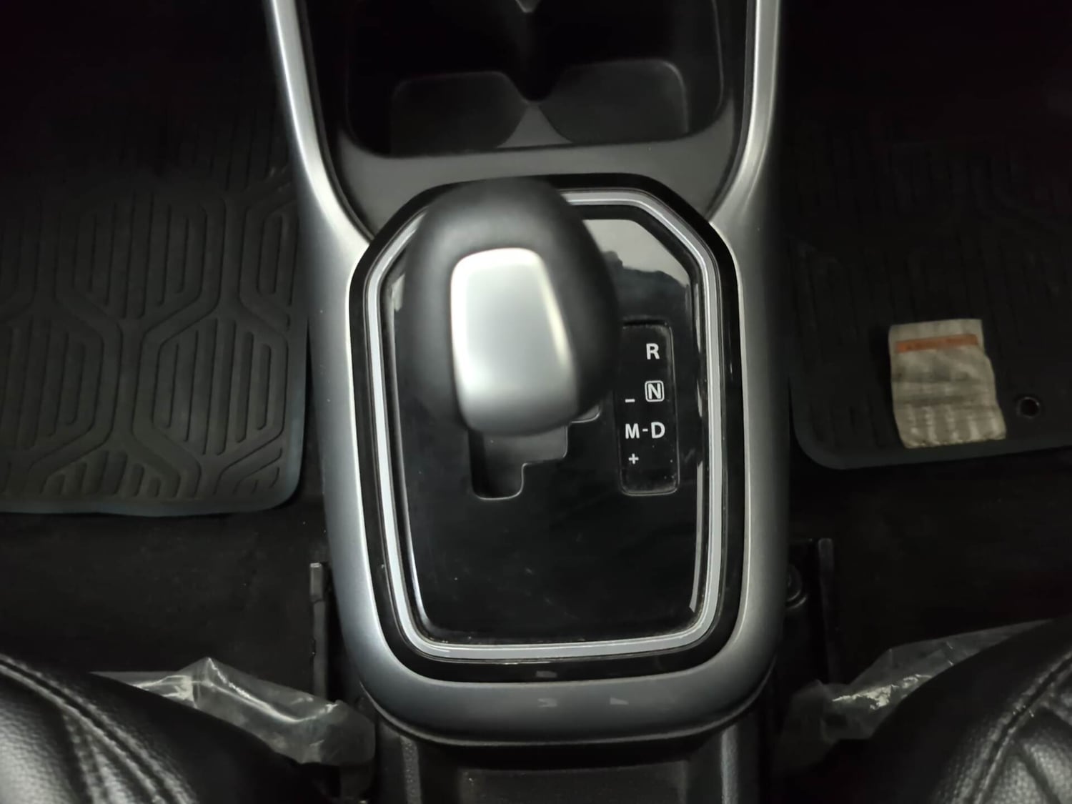 Used 2022 Maruti Suzuki Ignis Zeta 1.2 AMT Petrol Automatic interior GEAR  KNOB VIEW