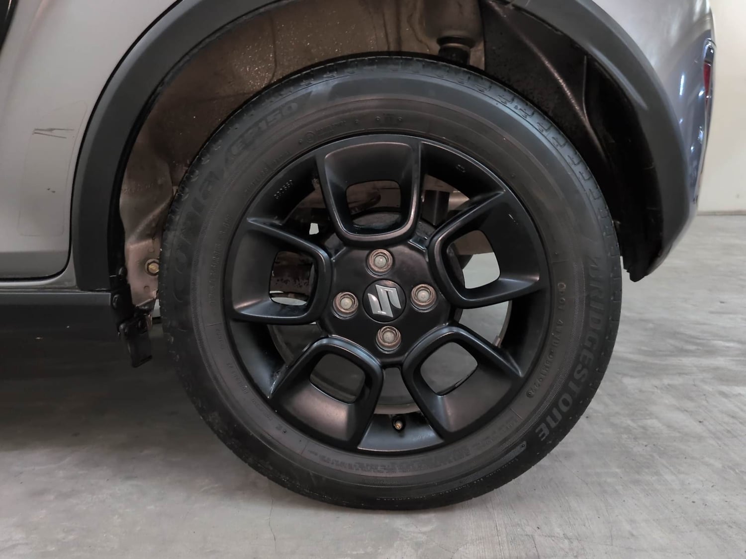 Used 2022 Maruti Suzuki Ignis Zeta 1.2 AMT Petrol Automatic tyres LEFT REAR TYRE RIM VIEW