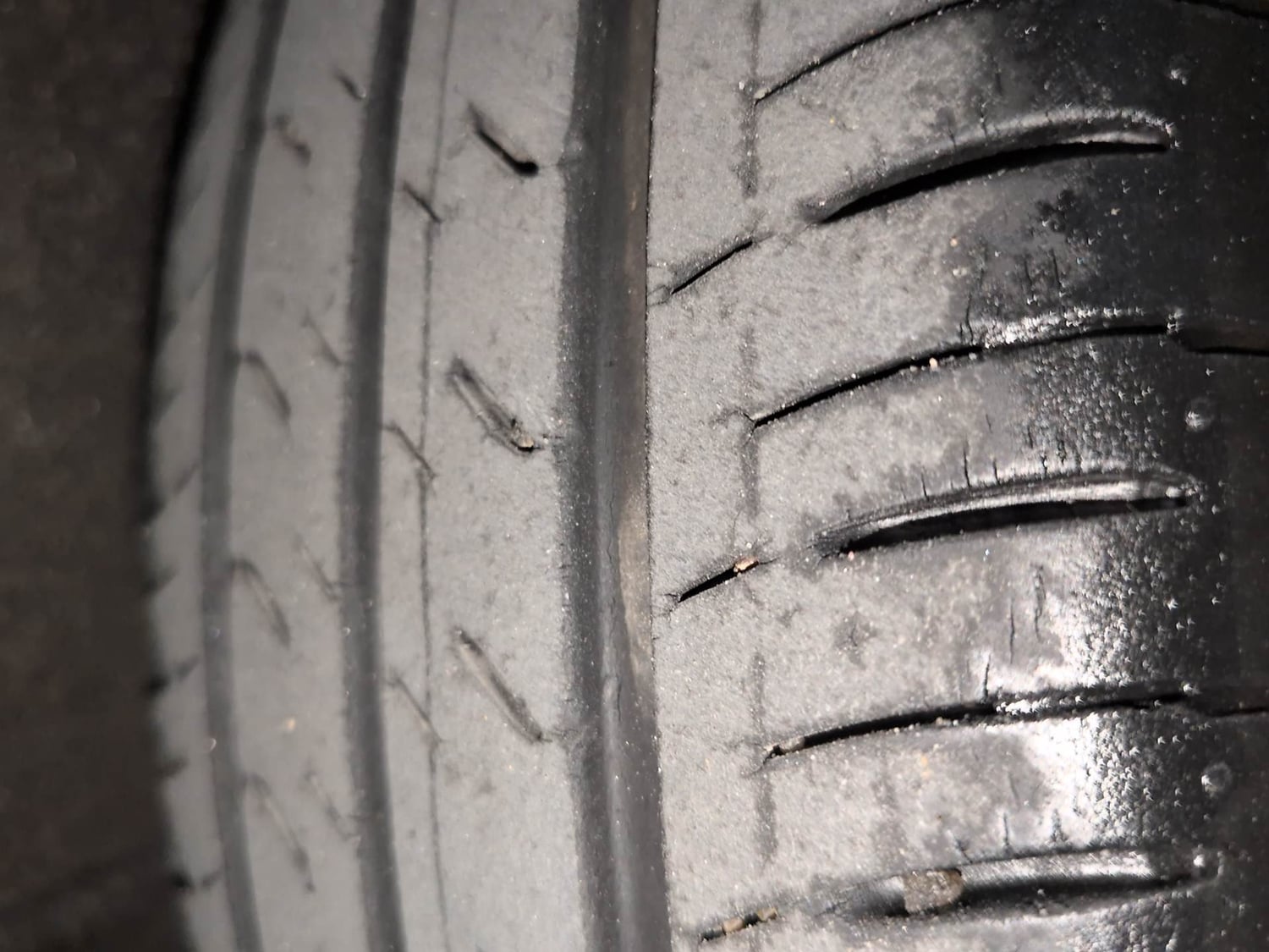 Used 2022 Maruti Suzuki Ignis Zeta 1.2 AMT Petrol Automatic tyres RIGHT REAR TYRE TREAD VIEW