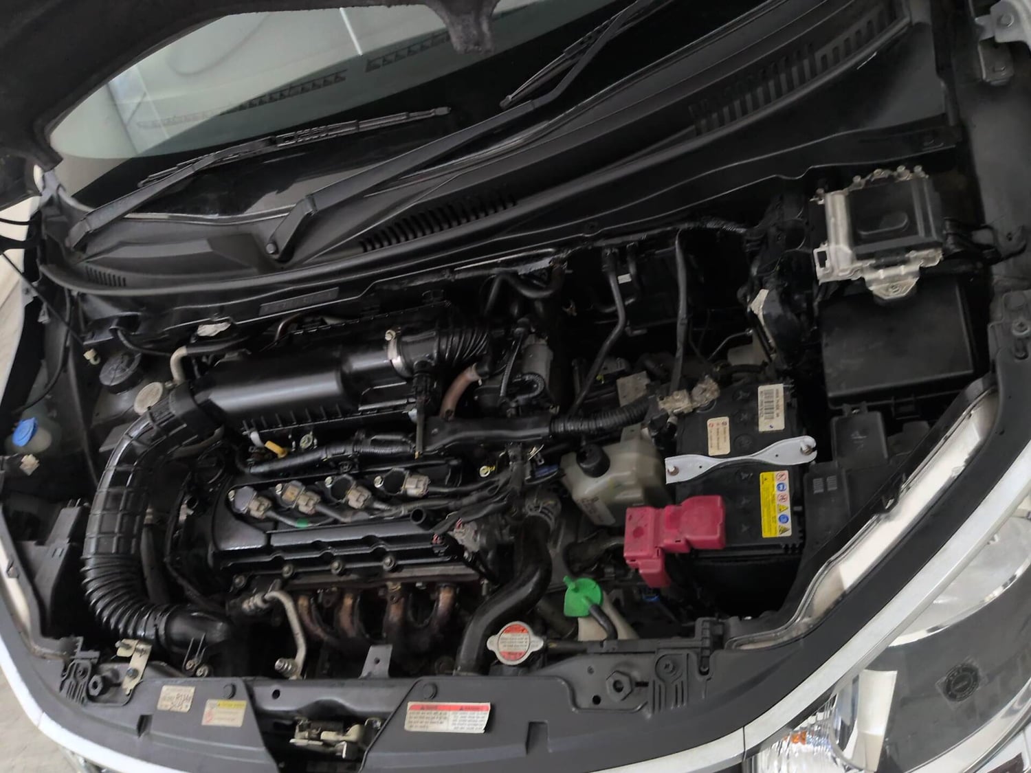 Used 2022 Maruti Suzuki Ignis Zeta 1.2 AMT Petrol Automatic engine ENGINE LEFT SIDE VIEW