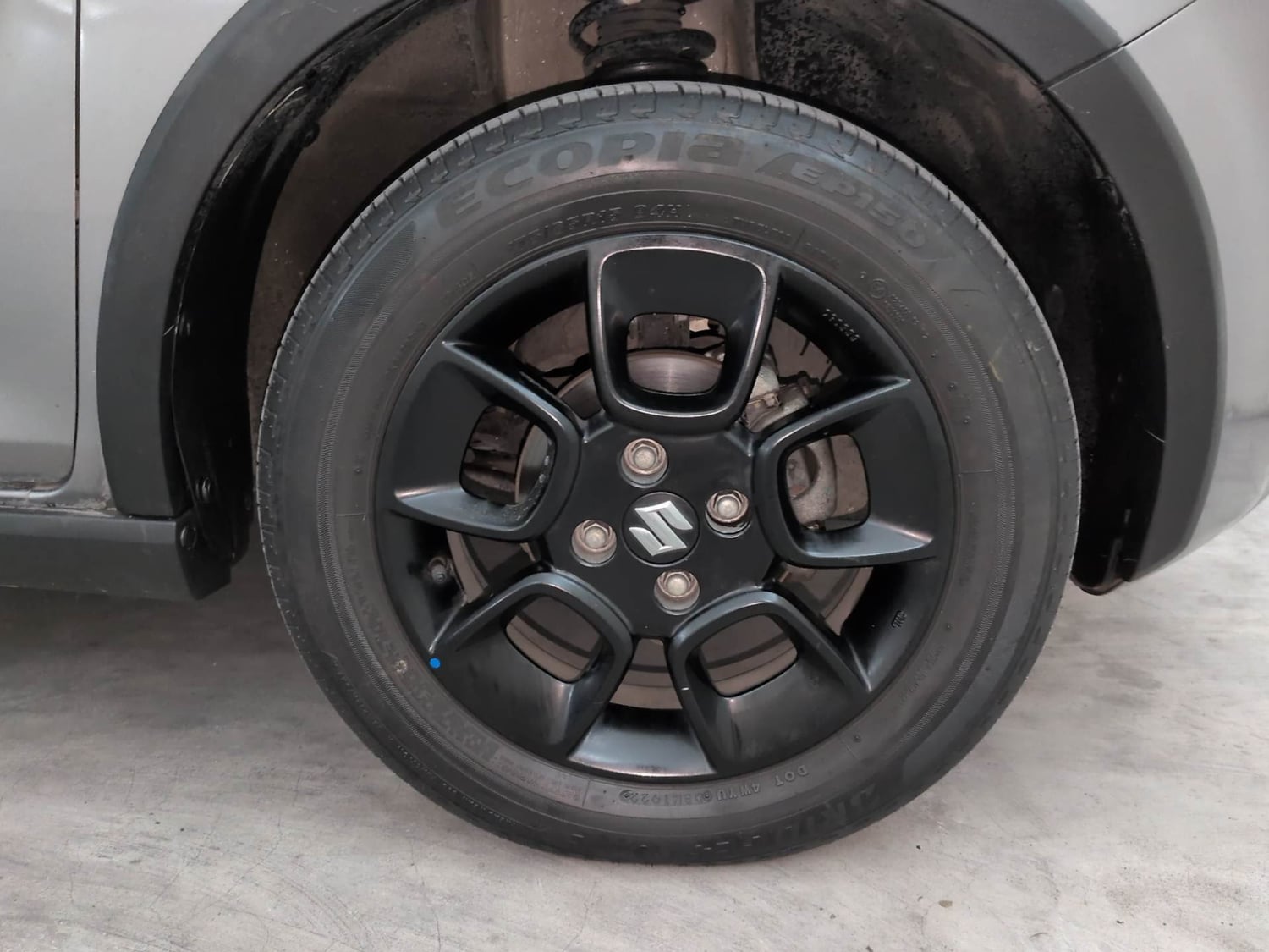Used 2022 Maruti Suzuki Ignis Zeta 1.2 AMT Petrol Automatic tyres RIGHT FRONT TYRE RIM VIEW