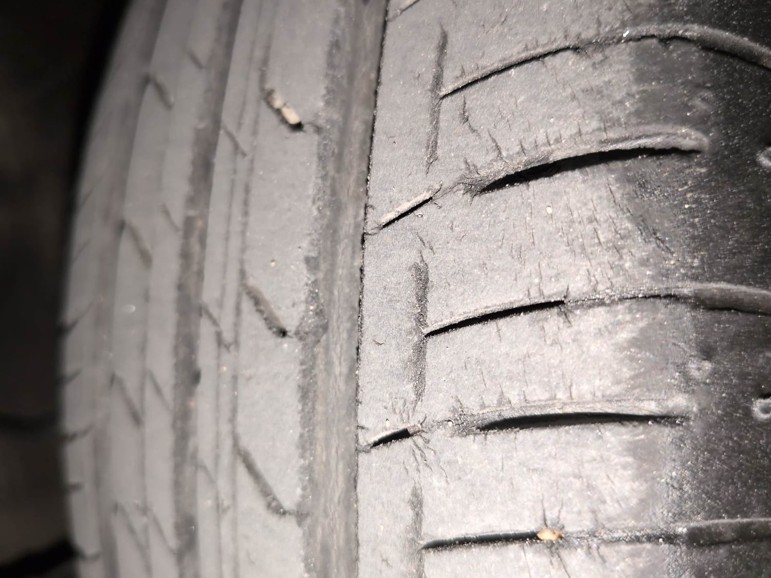 Used 2022 Maruti Suzuki Ignis Zeta 1.2 AMT Petrol Automatic tyres LEFT FRONT TYRE TREAD VIEW