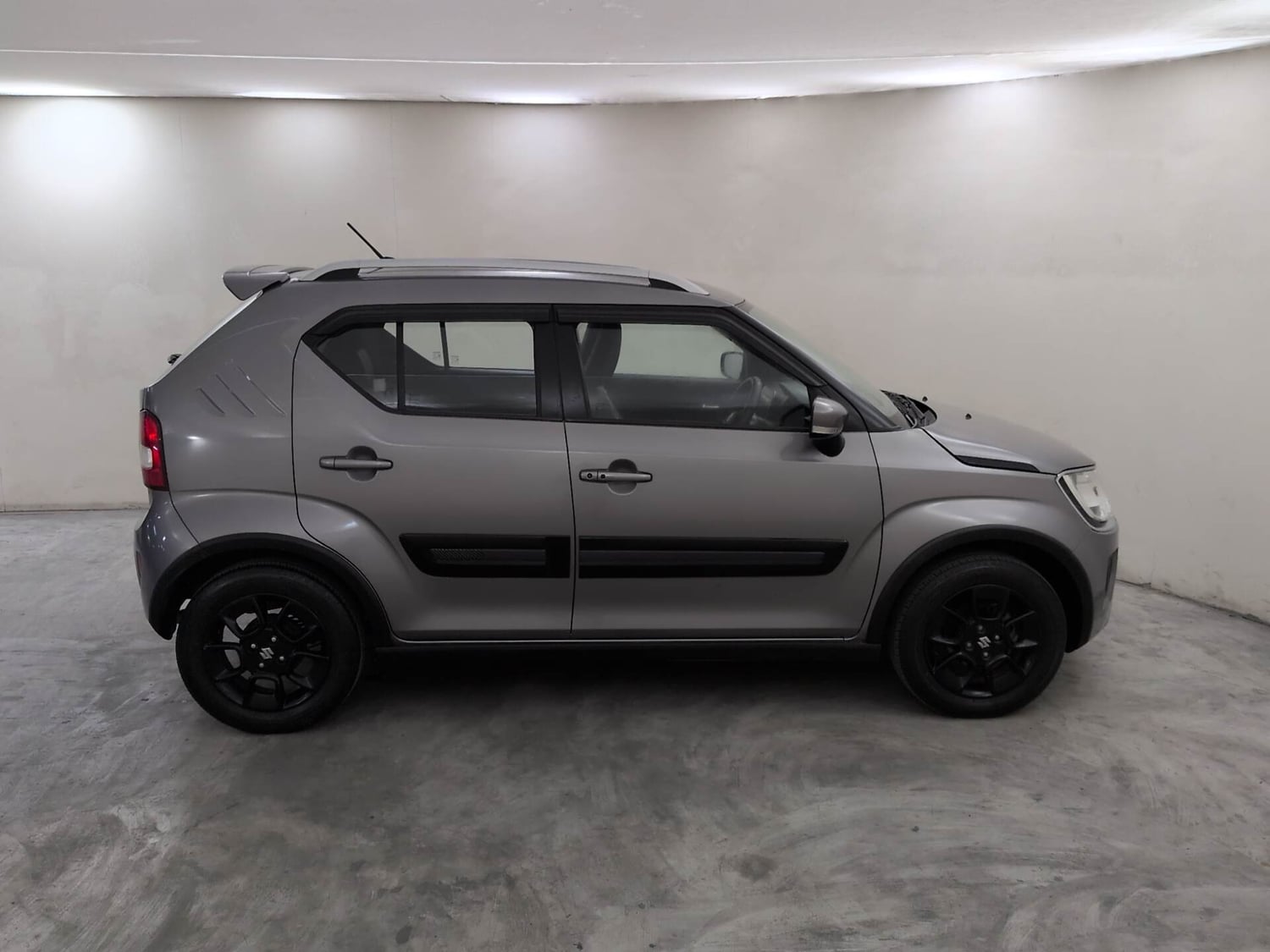 Used 2022 Maruti Suzuki Ignis Zeta 1.2 AMT Petrol Automatic exterior RIGHT SIDE VIEW