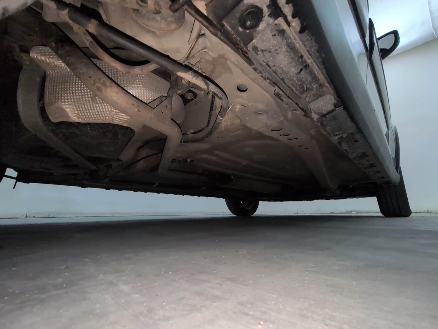 Used 2022 Maruti Suzuki Ignis Zeta 1.2 AMT Petrol Automatic extra REAR RIGHT UNDERBODY VIEW