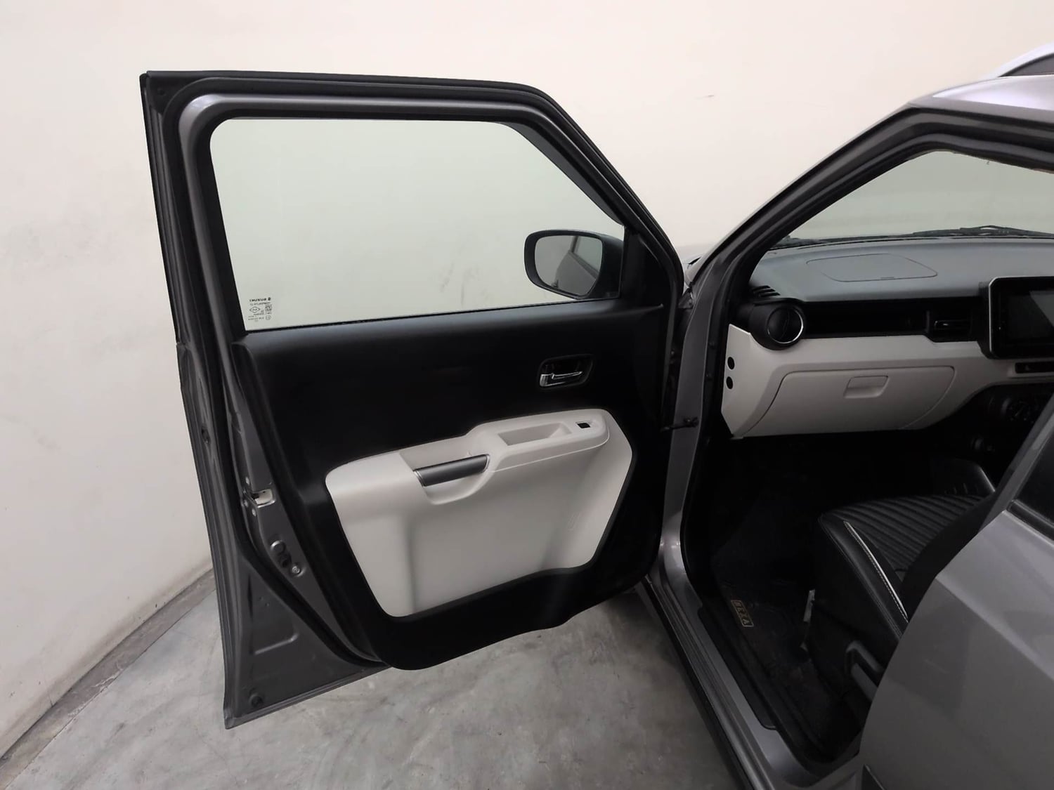 Used 2022 Maruti Suzuki Ignis Zeta 1.2 AMT Petrol Automatic interior LEFT FRONT DOOR OPEN VIEW
