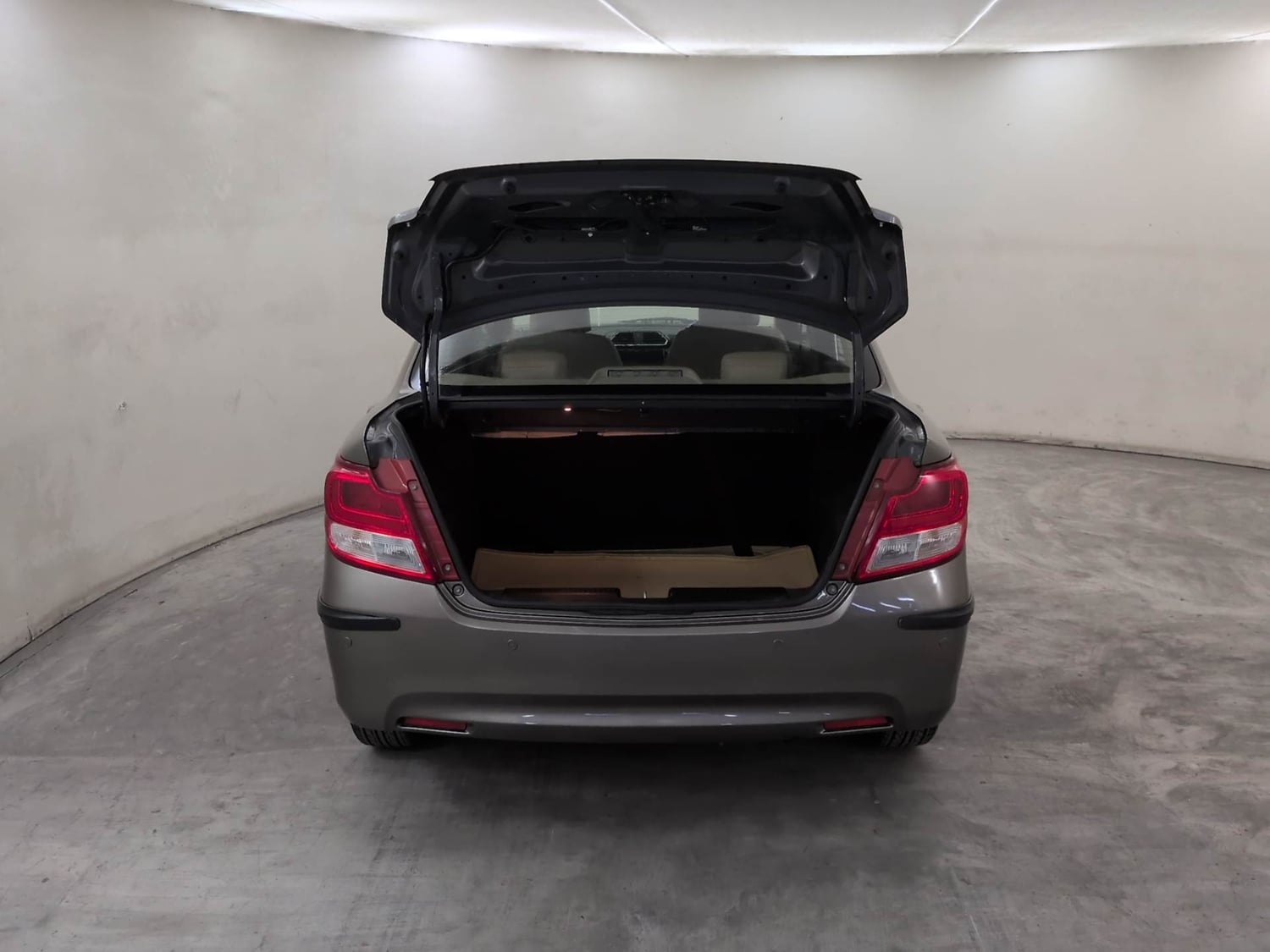 Used 2019 Maruti Suzuki Dzire ZDi Plus Diesel Manual interior DICKY DOOR OPEN VIEW