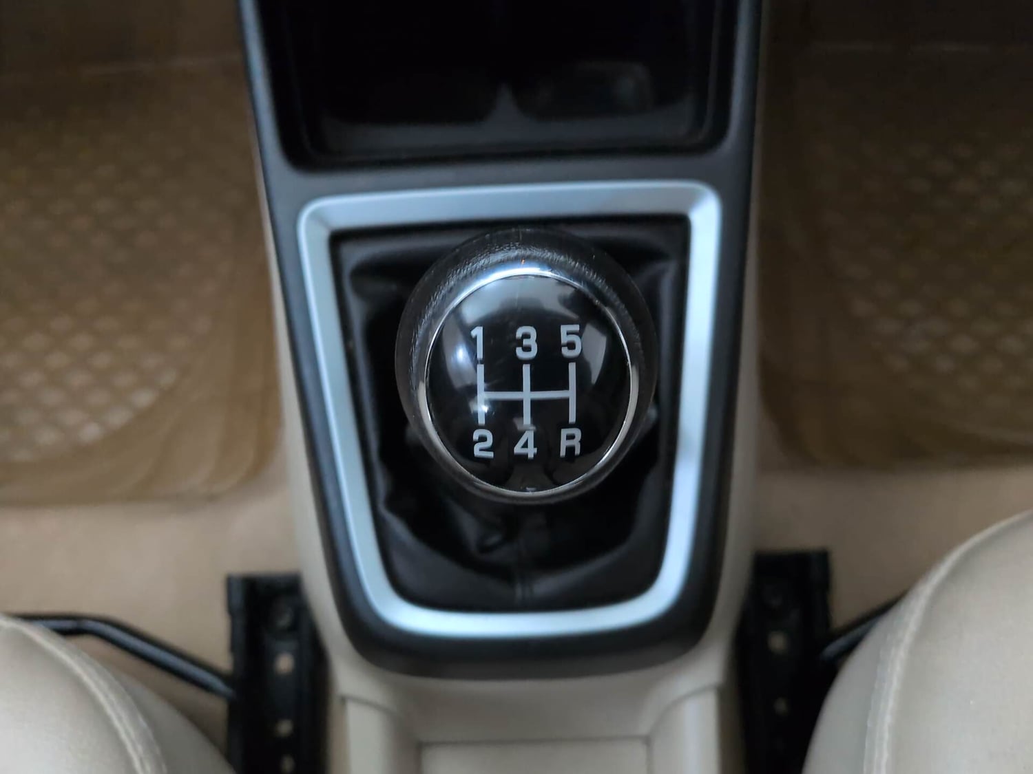 Used 2019 Maruti Suzuki Dzire ZDi Plus Diesel Manual interior GEAR  KNOB VIEW