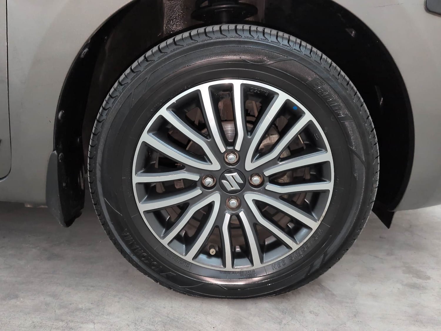Used 2019 Maruti Suzuki Dzire ZDi Plus Diesel Manual tyres RIGHT FRONT TYRE RIM VIEW