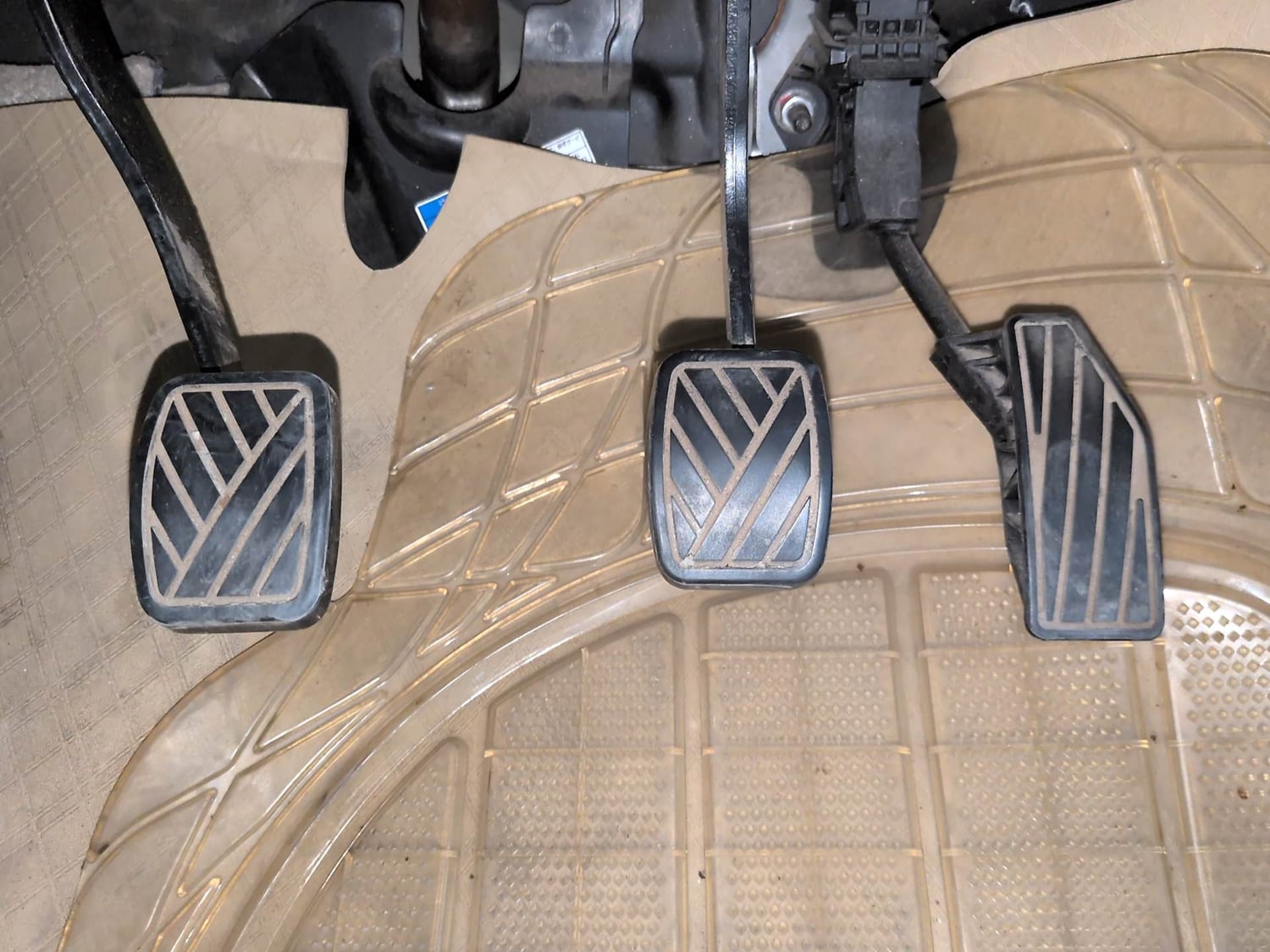 Used 2019 Maruti Suzuki Dzire ZDi Plus Diesel Manual interior PEDALS VIEW