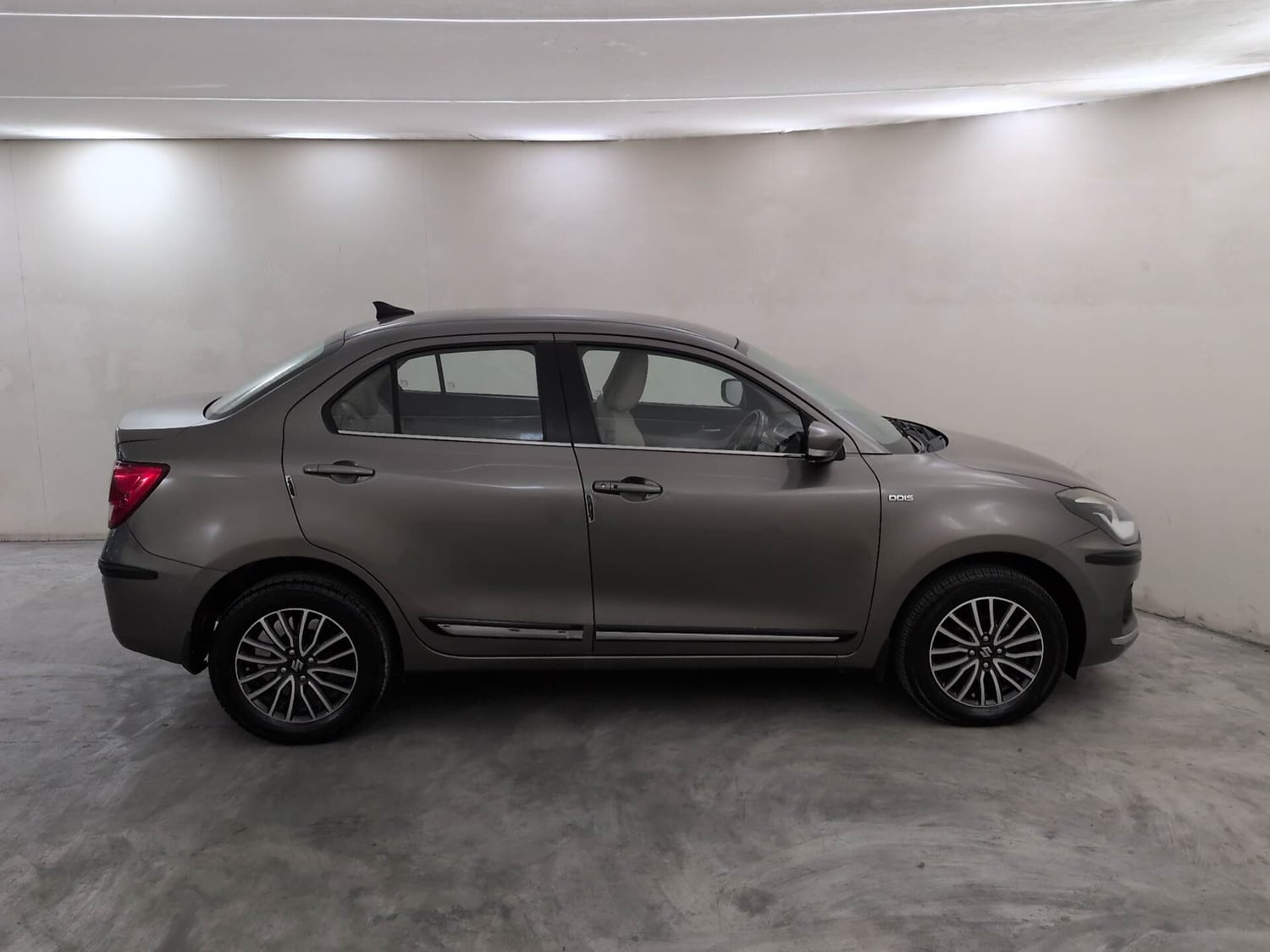Used 2019 Maruti Suzuki Dzire ZDi Plus Diesel Manual exterior RIGHT SIDE VIEW