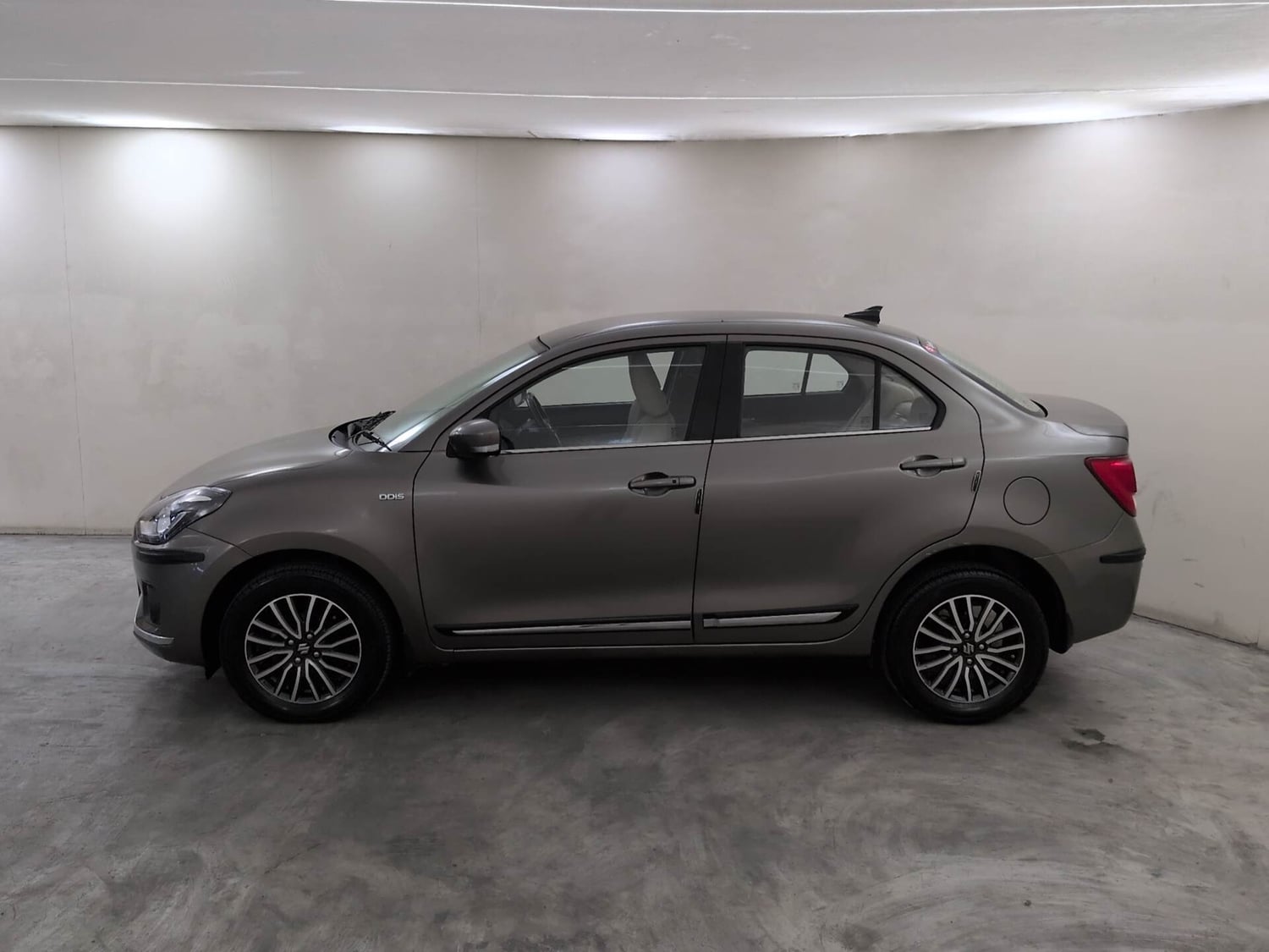Used 2019 Maruti Suzuki Dzire ZDi Plus Diesel Manual exterior LEFT SIDE VIEW