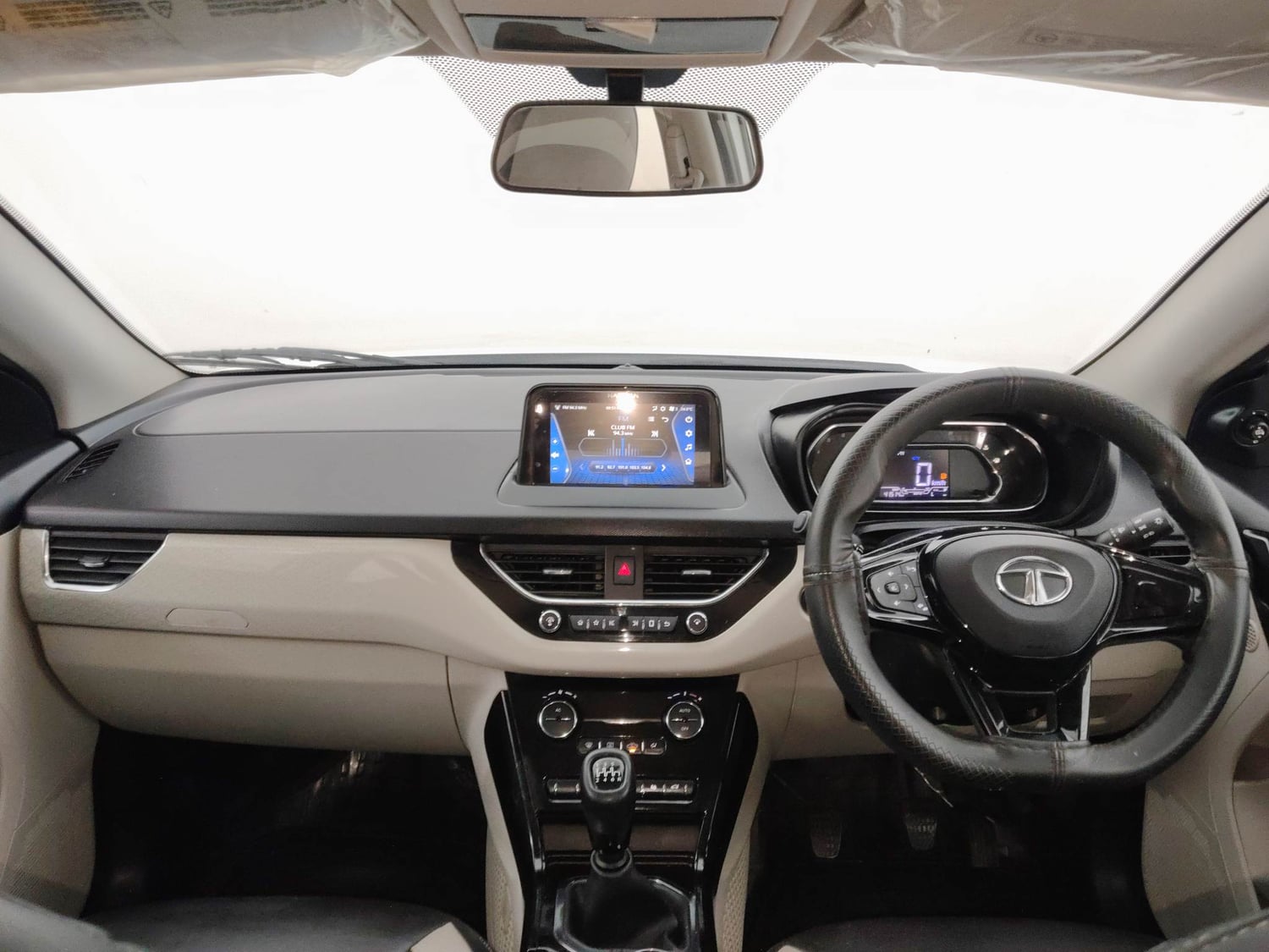 Used 2021 Tata Nexon XZ Plus Dual Tone Petrol Manual interior DASHBOARD VIEW