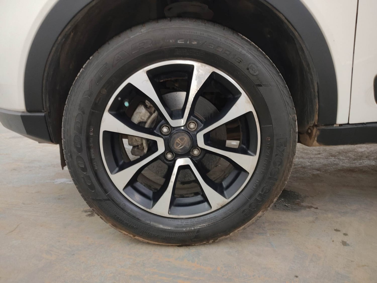 Used 2021 Tata Nexon XZ Plus Dual Tone Petrol Manual tyres LEFT FRONT TYRE RIM VIEW