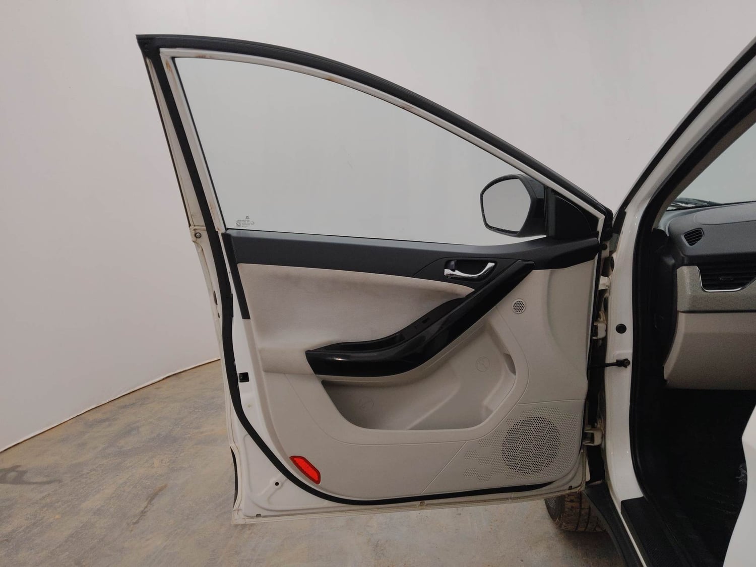 Used 2021 Tata Nexon XZ Plus Dual Tone Petrol Manual interior LEFT FRONT DOOR OPEN VIEW