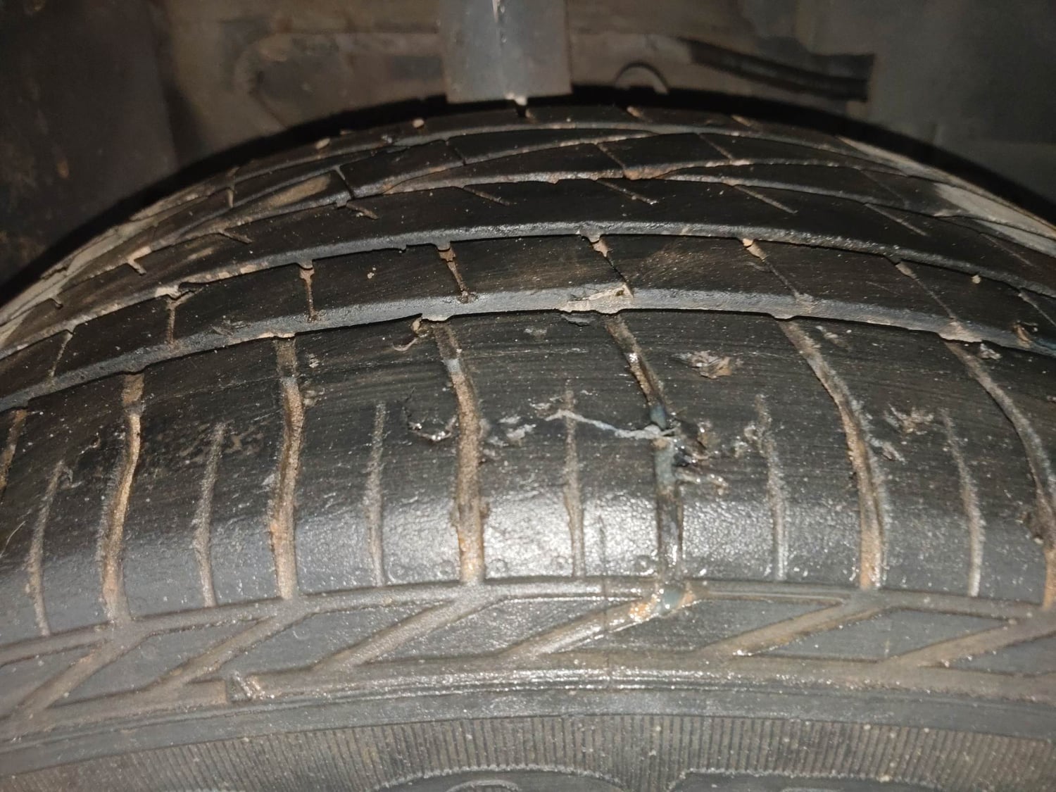 Used 2021 Tata Nexon XZ Plus Dual Tone Petrol Manual tyres RIGHT FRONT TYRE TREAD VIEW