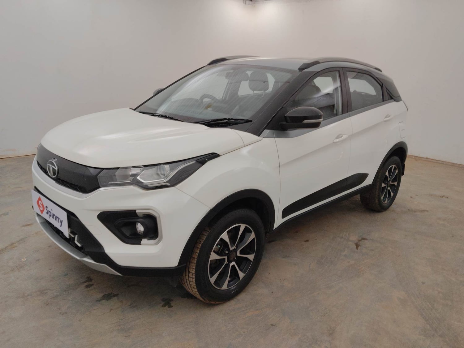 Used 2021 Tata Nexon XZ Plus Dual Tone Petrol Manual exterior LEFT FRONT CORNER VIEW