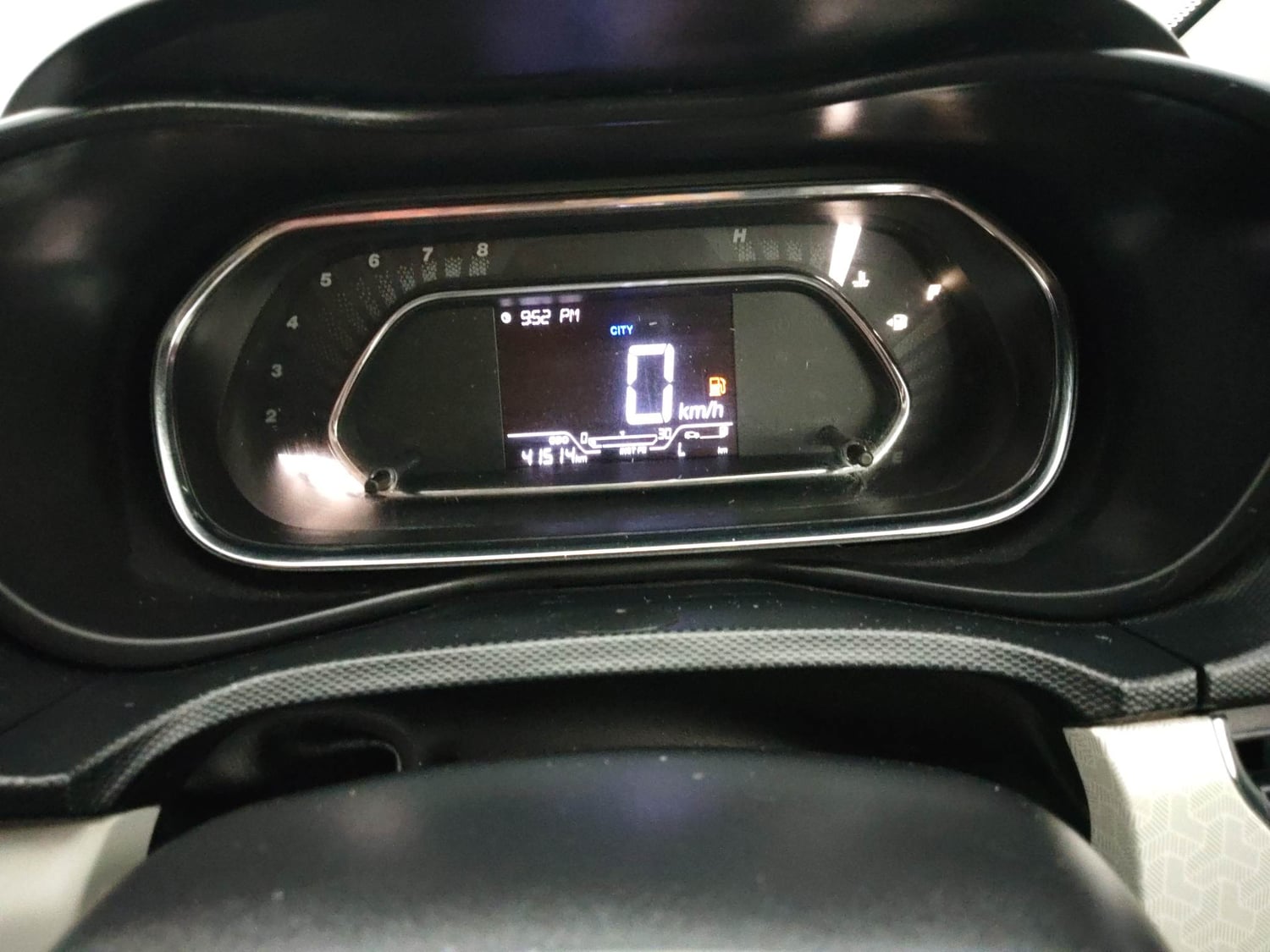 Used 2021 Tata Nexon XZ Plus Dual Tone Petrol Manual interior CLUSTERMETER VIEW