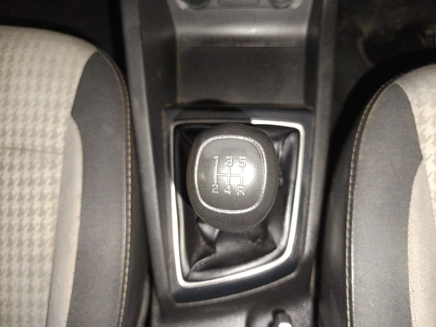 Used 2018 Hyundai Elite i20 Asta 1.2 Petrol Manual interior GEAR  KNOB VIEW