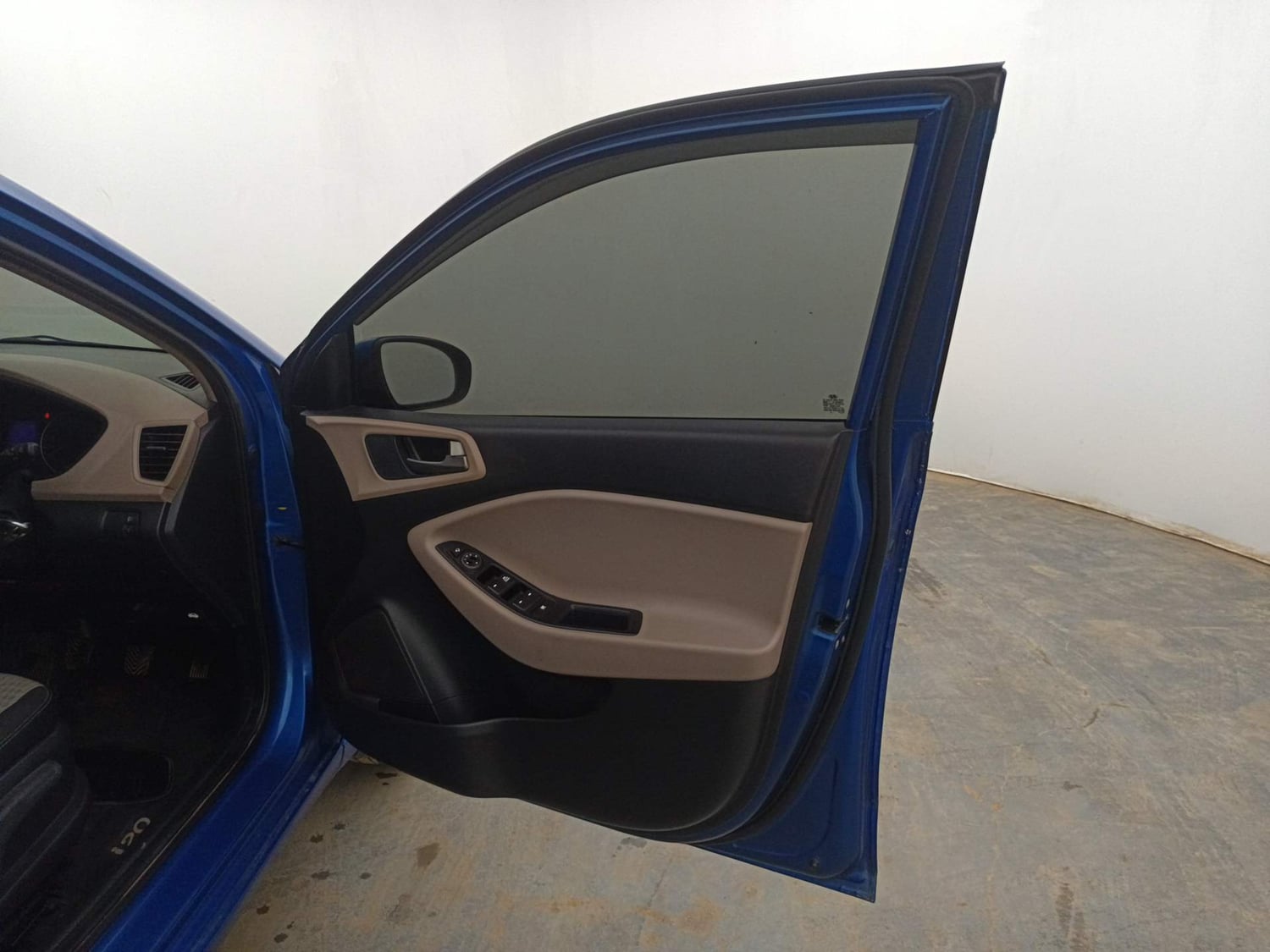 Used 2018 Hyundai Elite i20 Asta 1.2 Petrol Manual interior RIGHT FRONT DOOR OPEN VIEW