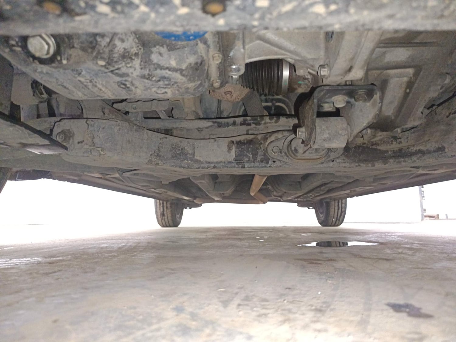 Used 2018 Hyundai Elite i20 Asta 1.2 Petrol Manual extra FRONT LEFT UNDERBODY VIEW