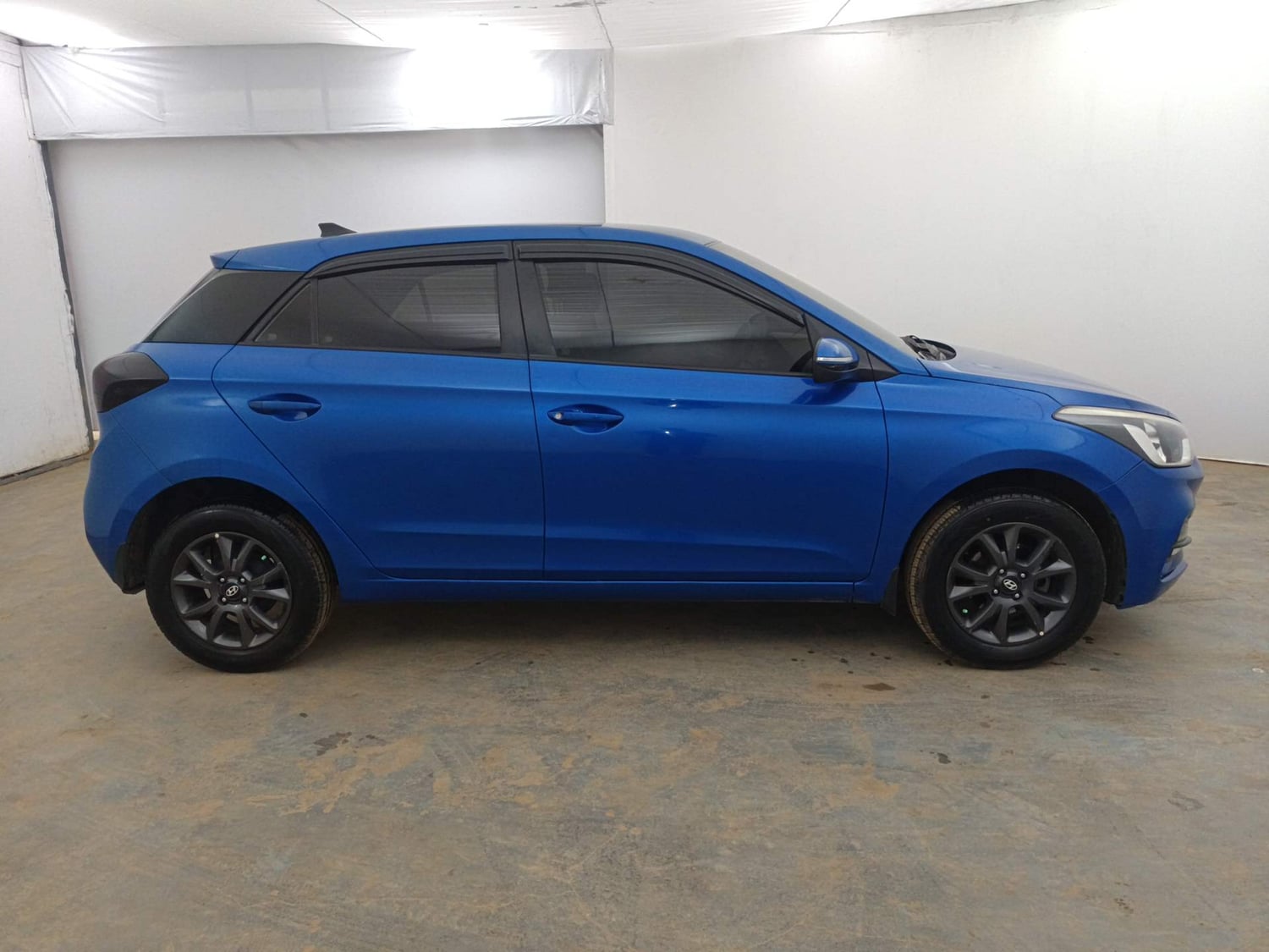 Used 2018 Hyundai Elite i20 Asta 1.2 Petrol Manual exterior RIGHT SIDE VIEW