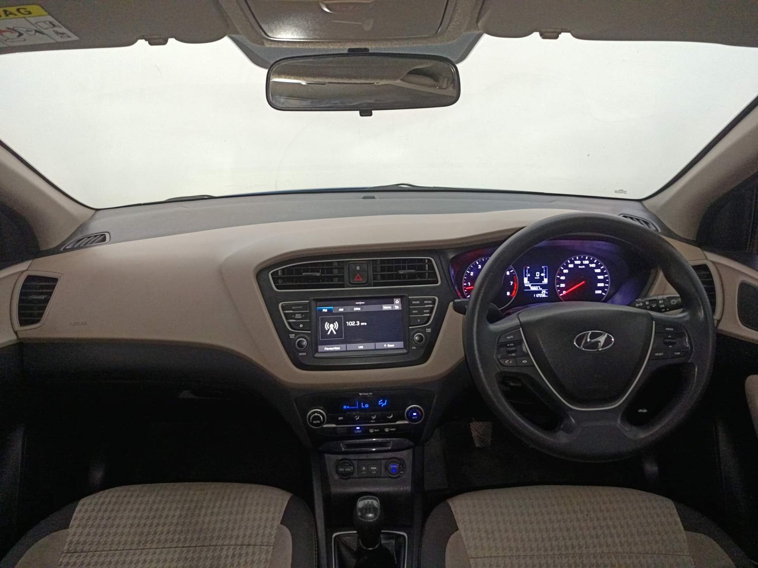 Used 2018 Hyundai Elite i20 Asta 1.2 Petrol Manual interior DASHBOARD VIEW