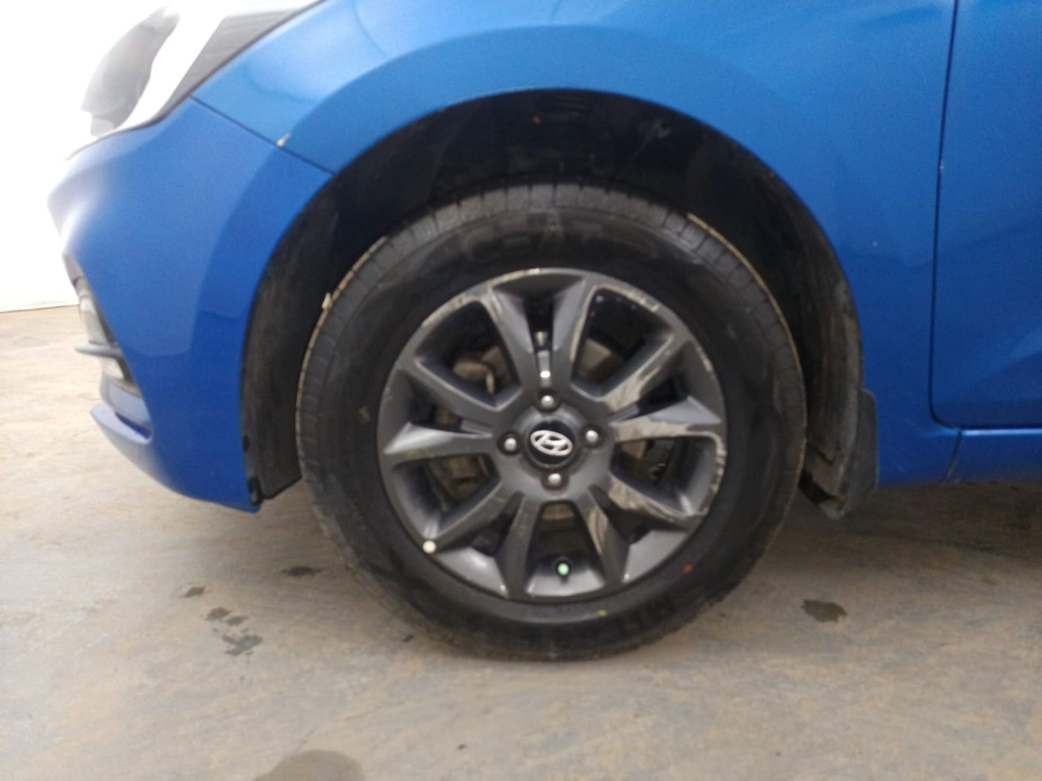 Used 2018 Hyundai Elite i20 Asta 1.2 Petrol Manual tyres LEFT FRONT TYRE RIM VIEW