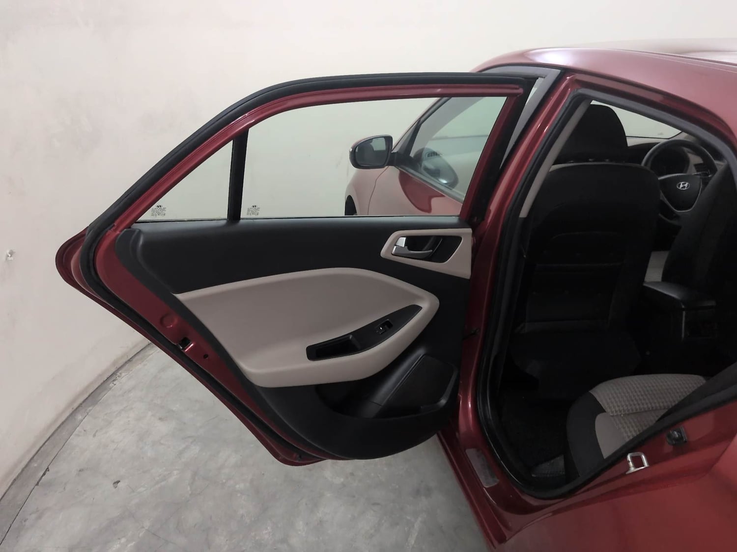 Used 2019 Hyundai Elite i20 Sportz 1.4 CRDI Diesel Manual interior LEFT REAR DOOR OPEN VIEW
