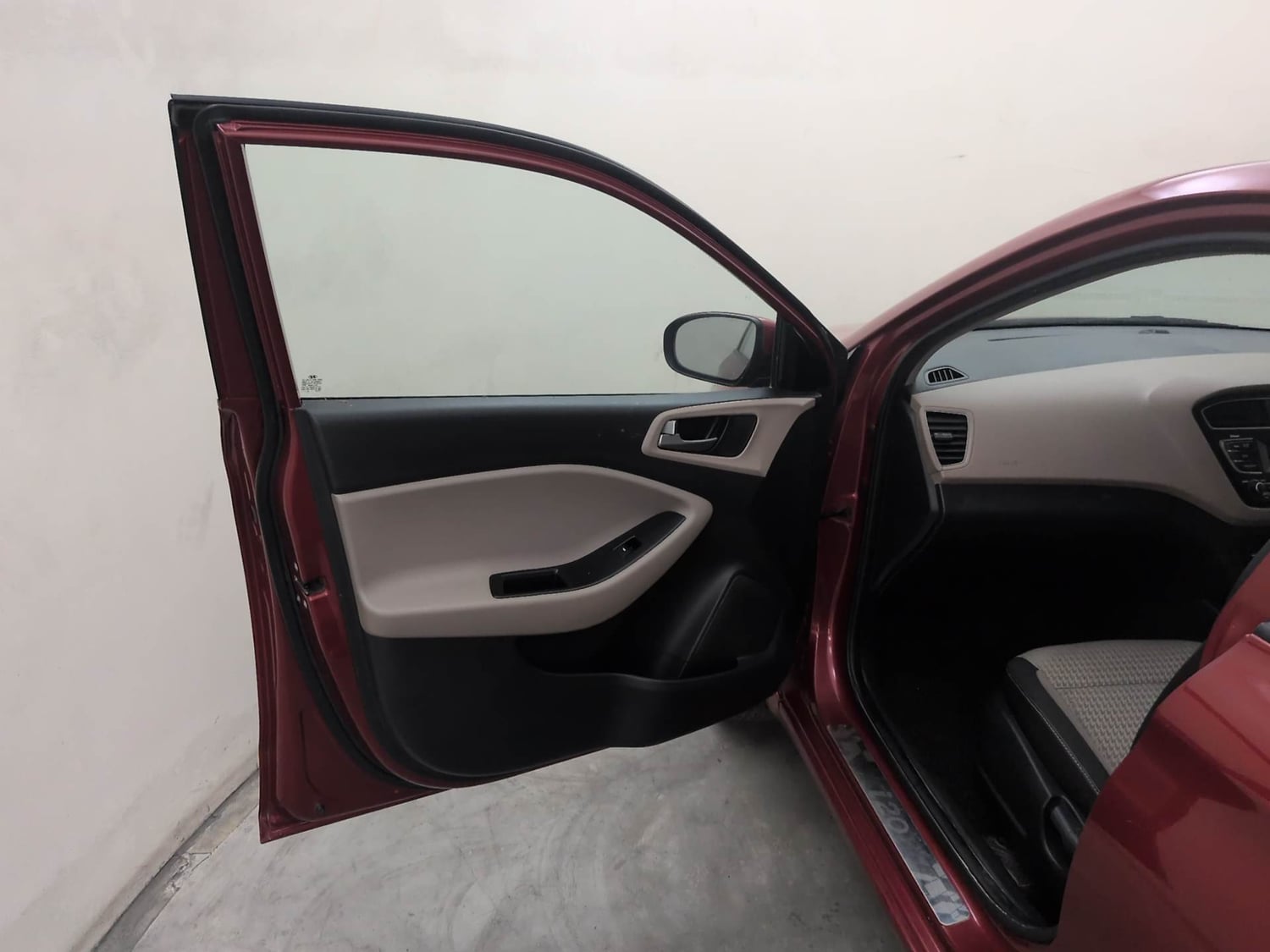Used 2019 Hyundai Elite i20 Sportz 1.4 CRDI Diesel Manual interior LEFT FRONT DOOR OPEN VIEW
