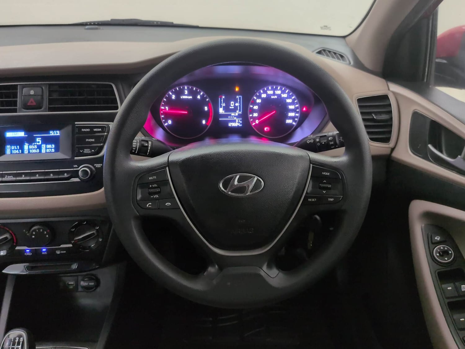 Used 2019 Hyundai Elite i20 Sportz 1.4 CRDI Diesel Manual interior STEERING VIEW