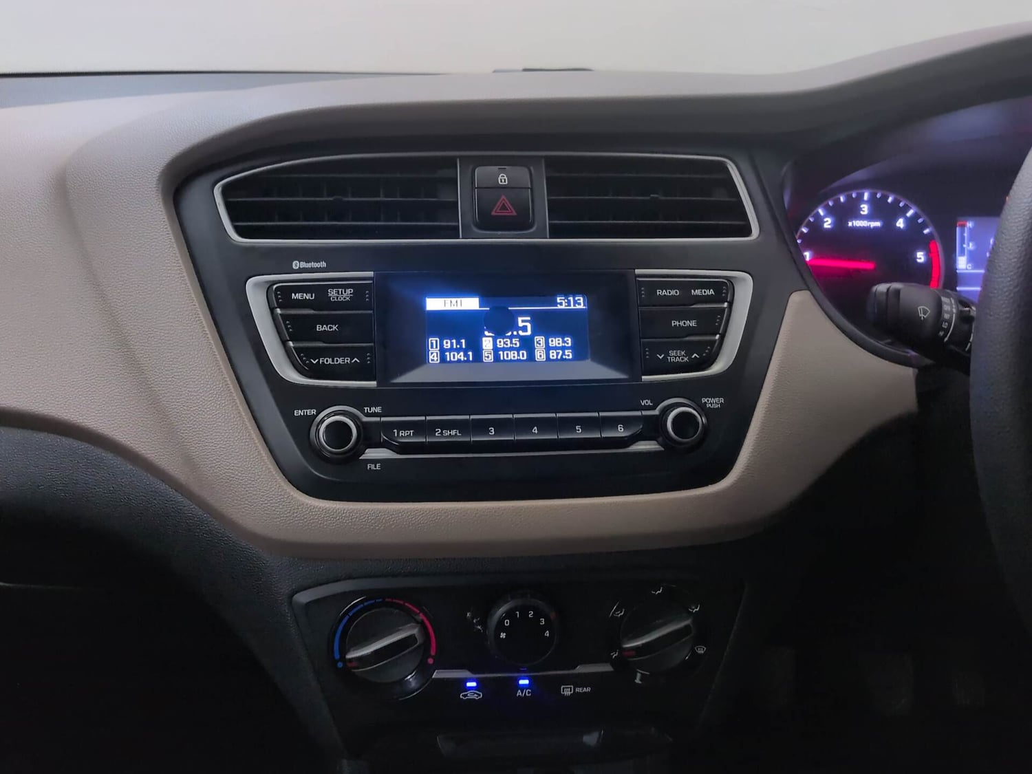 Used 2019 Hyundai Elite i20 Sportz 1.4 CRDI Diesel Manual interior MUSIC SYSTEM & AC CONTROL VIEW