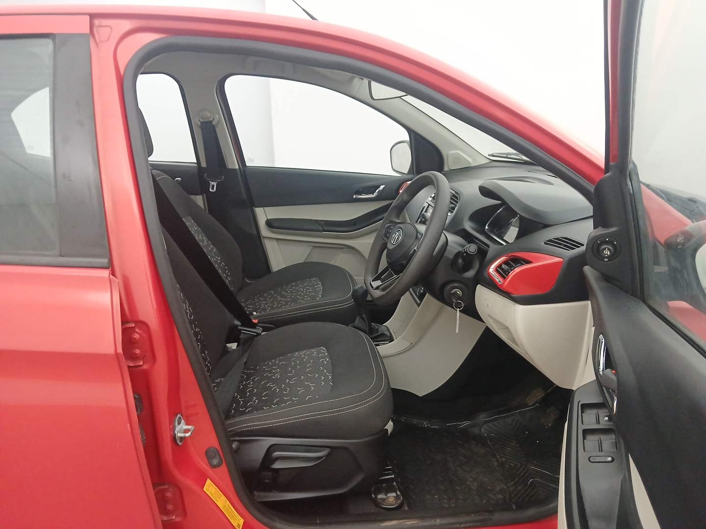 Used 2023 Tata Tiago XZ Plus Dual Tone Petrol Manual interior RIGHT SIDE FRONT DOOR CABIN VIEW