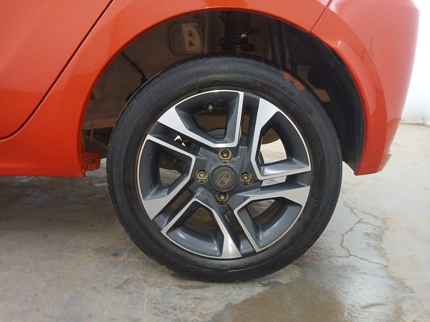 Used 2023 Tata Tiago XZ Plus Dual Tone Petrol Manual tyres LEFT REAR TYRE RIM VIEW