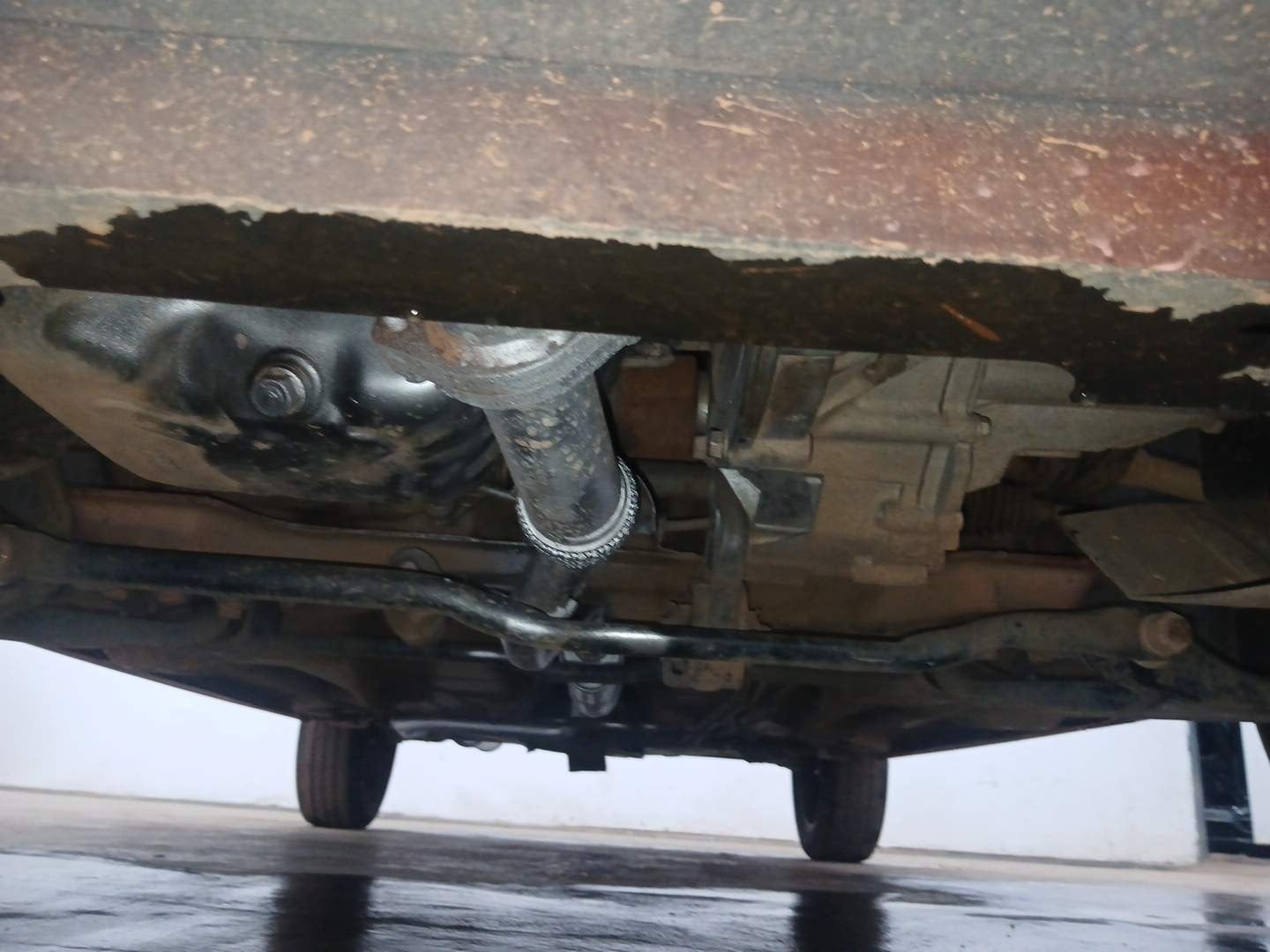 Used 2023 Tata Tiago XZ Plus Dual Tone Petrol Manual extra FRONT LEFT UNDERBODY VIEW
